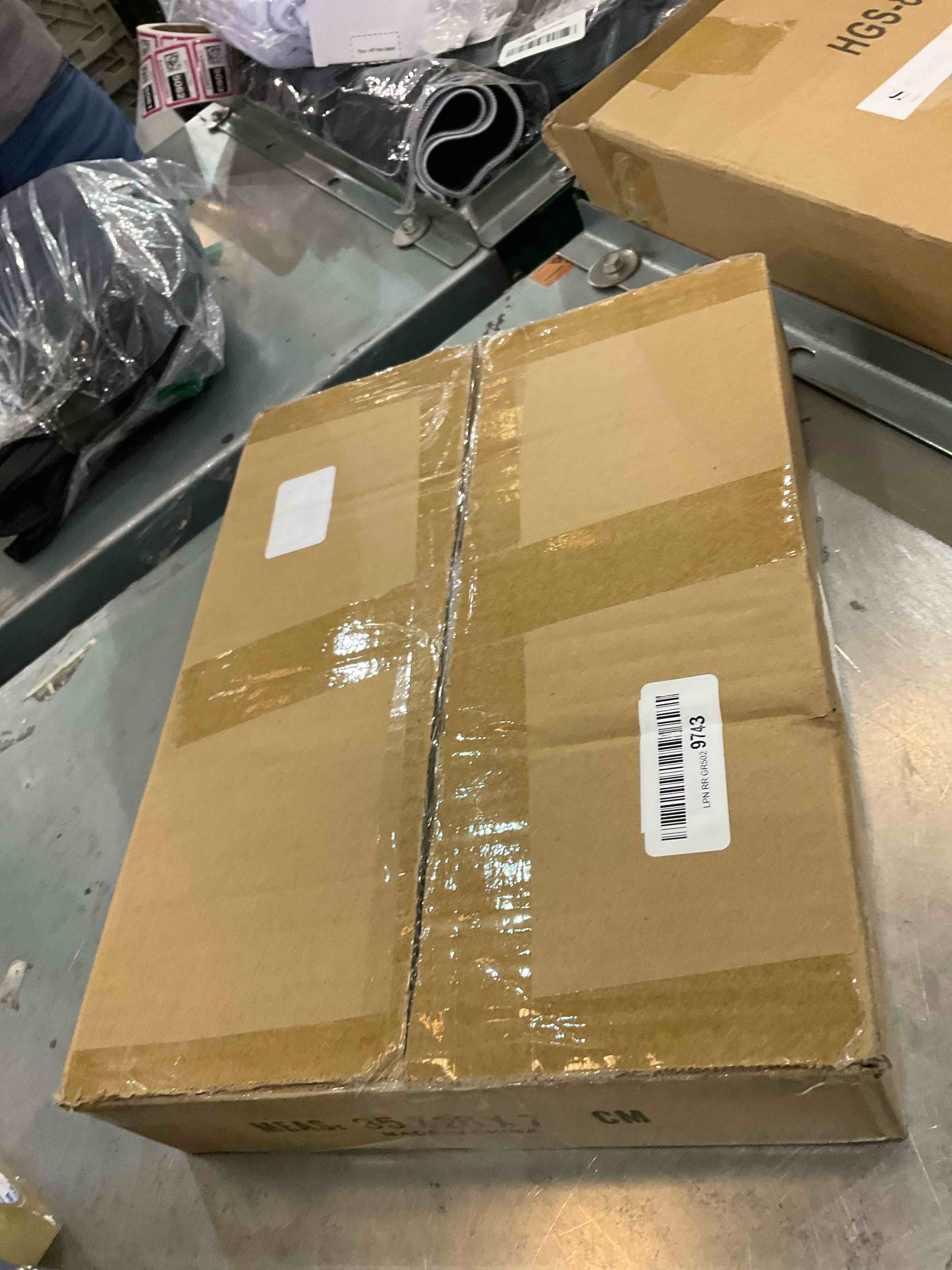 https://s3.amazonaws.com/lotting-images-prod/bidfta/EXS00935689_1699471829704.jpeg