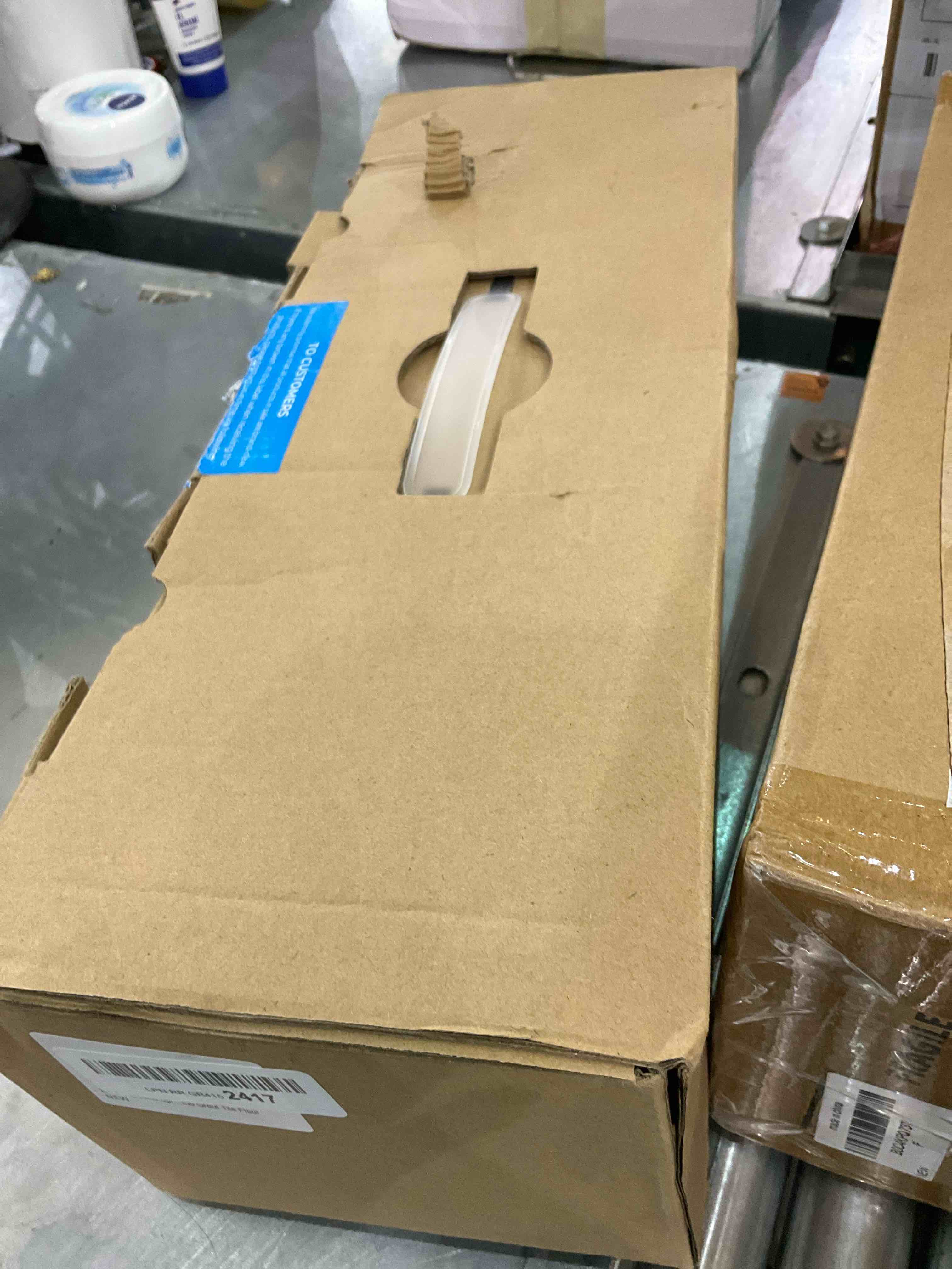 https://s3.amazonaws.com/lotting-images-prod/bidfta/EXS00935691_1699471976286.jpeg