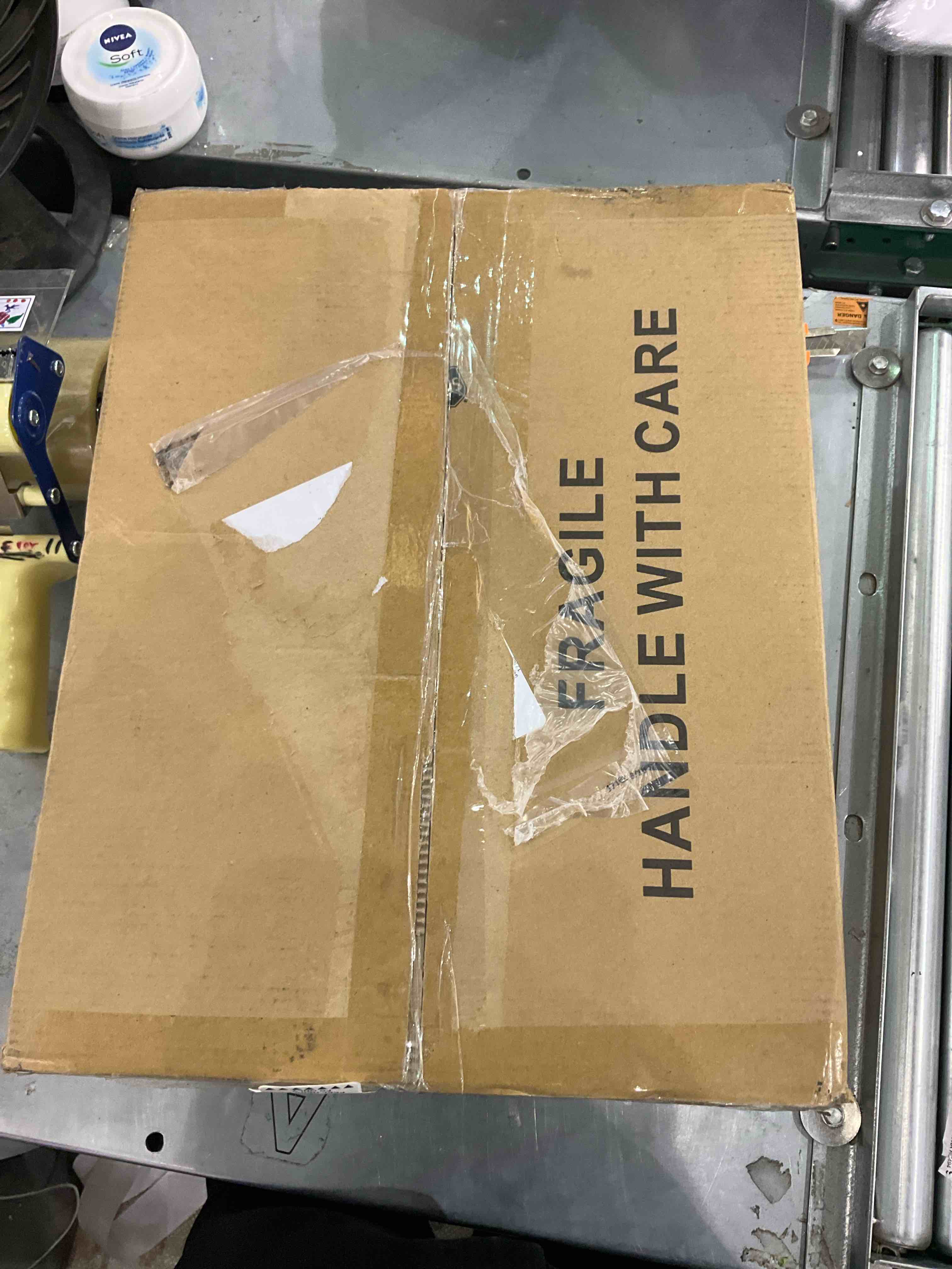https://s3.amazonaws.com/lotting-images-prod/bidfta/EXS00935862_1699558006648.jpeg