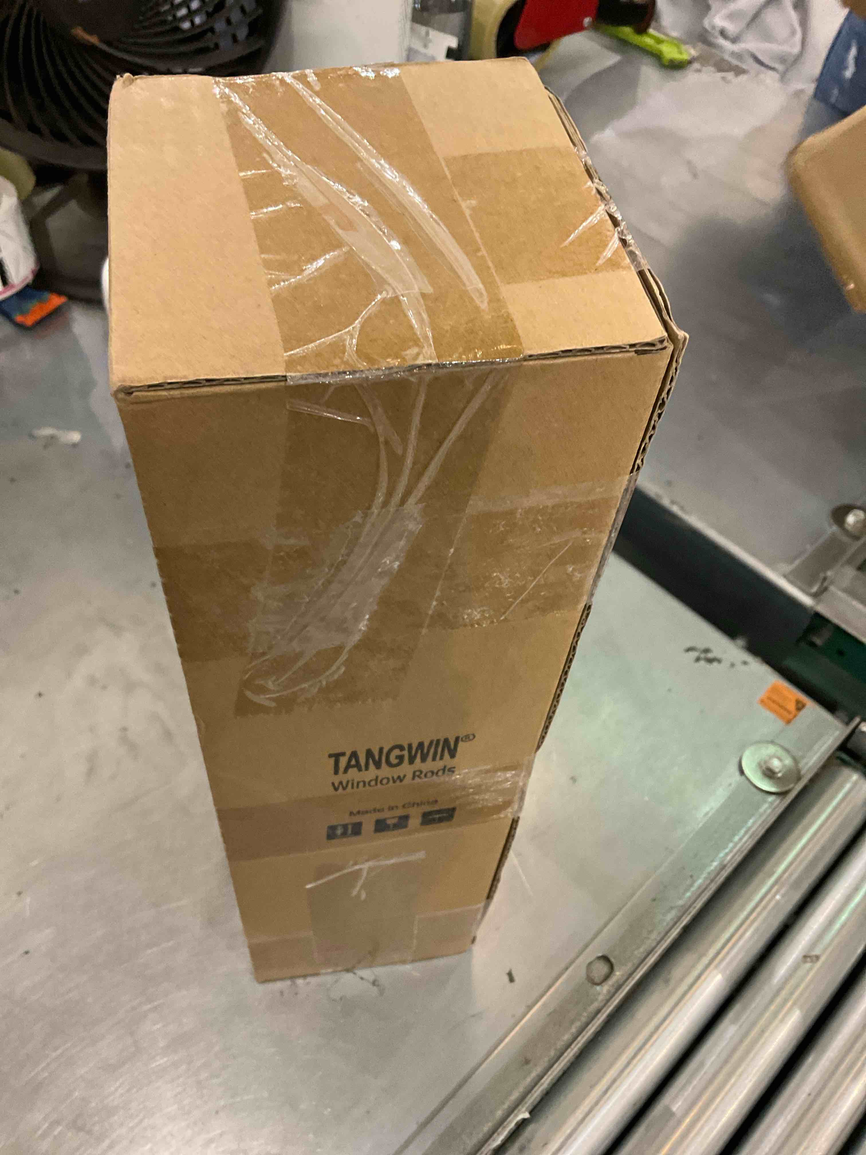 https://s3.amazonaws.com/lotting-images-prod/bidfta/EXS00935973_1699631392977.jpeg