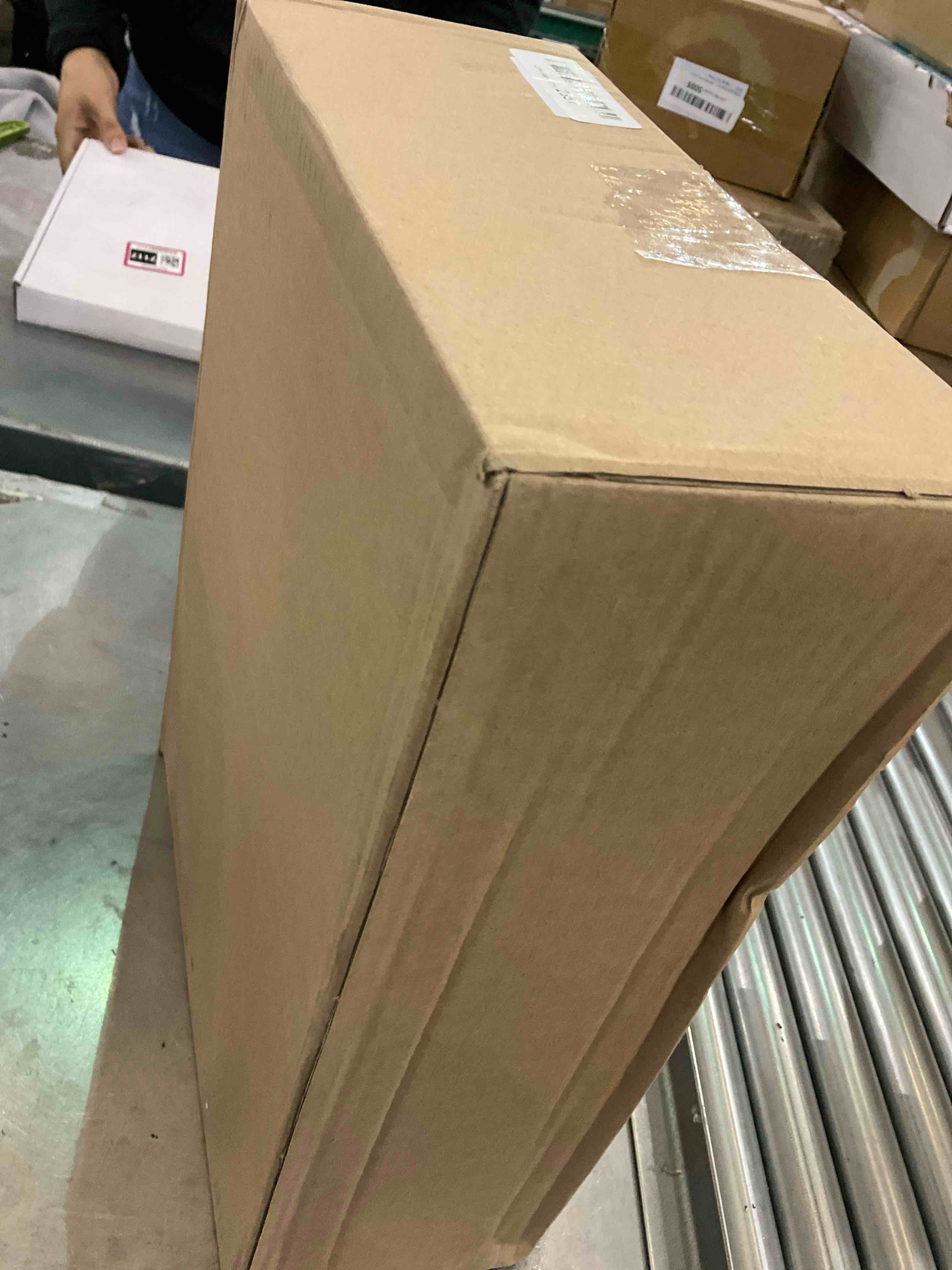 https://s3.amazonaws.com/lotting-images-prod/bidfta/EXS00935998_1699634150914.jpeg