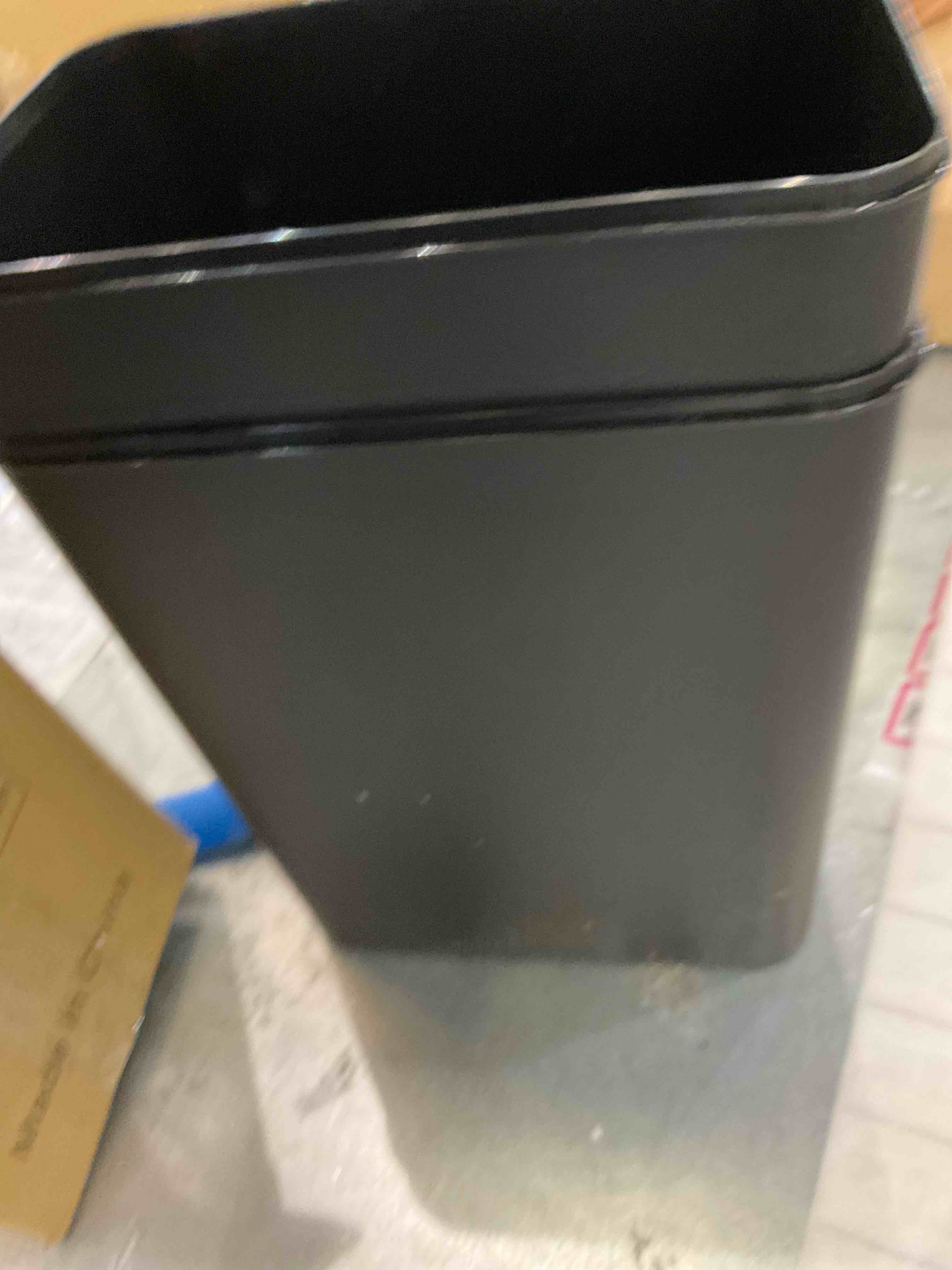 https://s3.amazonaws.com/lotting-images-prod/bidfta/EXS00936175_1699456496621.jpeg
