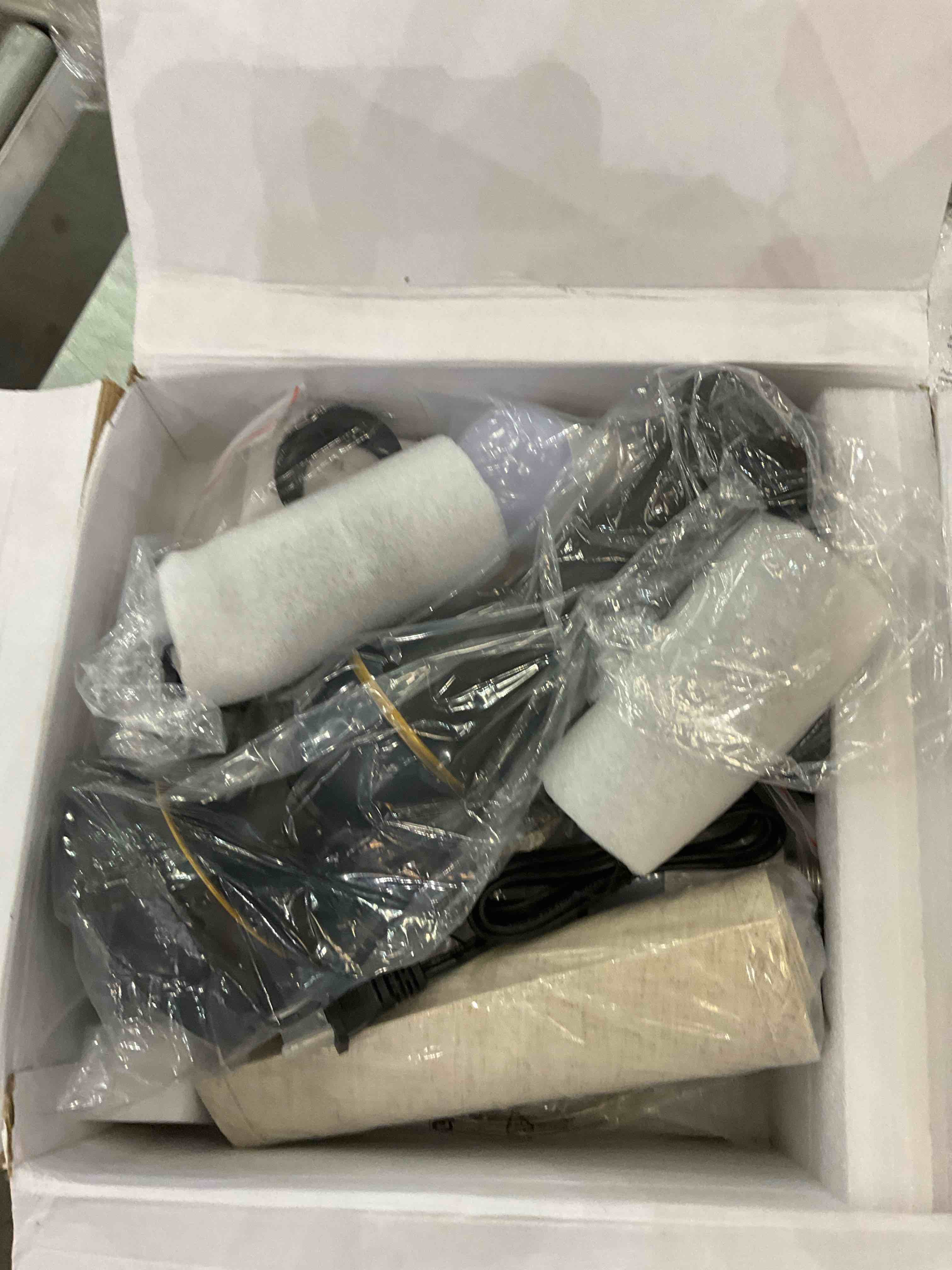 https://s3.amazonaws.com/lotting-images-prod/bidfta/EXS00936207_1699456978254.jpeg