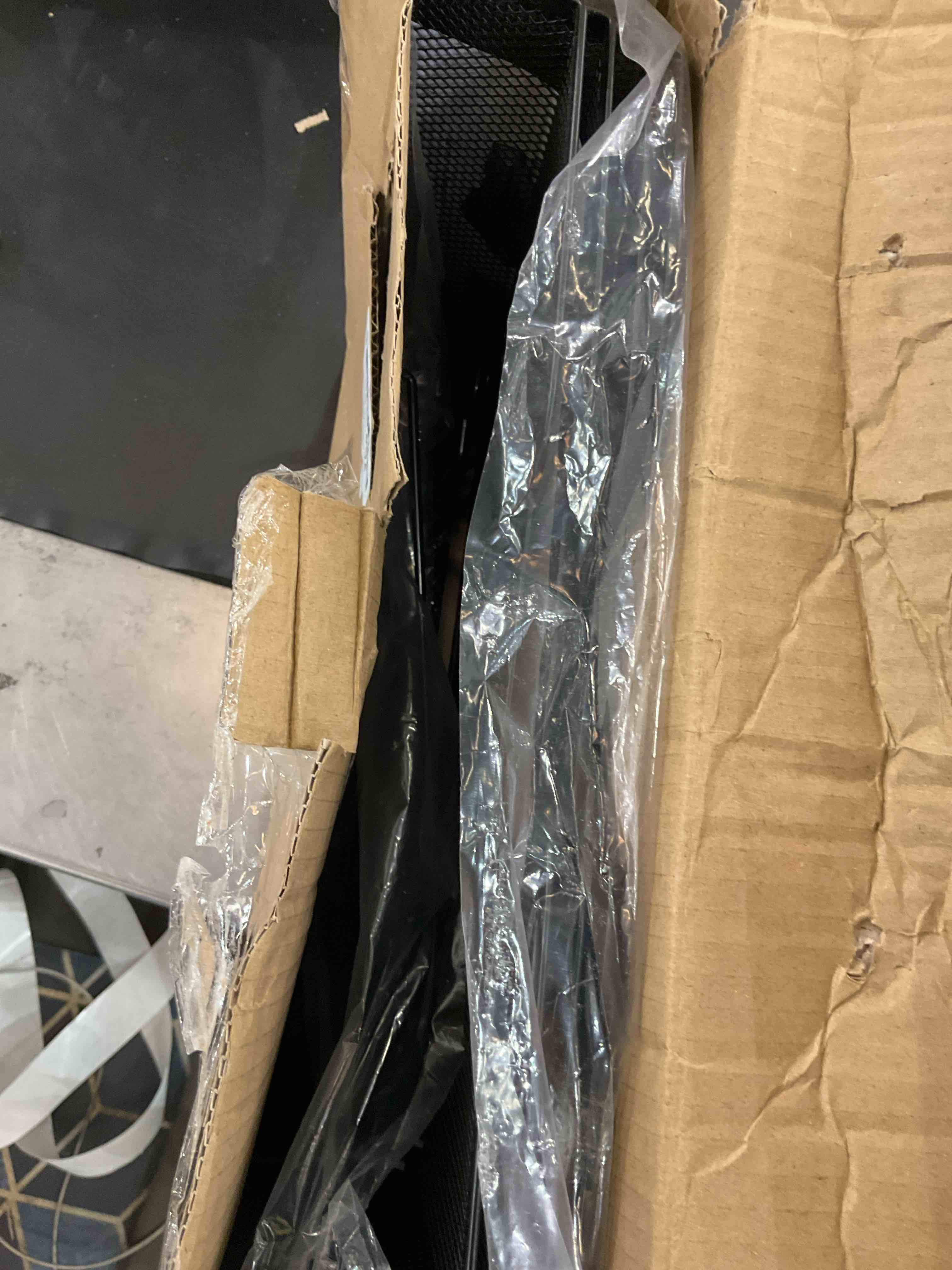 https://s3.amazonaws.com/lotting-images-prod/bidfta/EXS00936555_1701104002142.jpeg