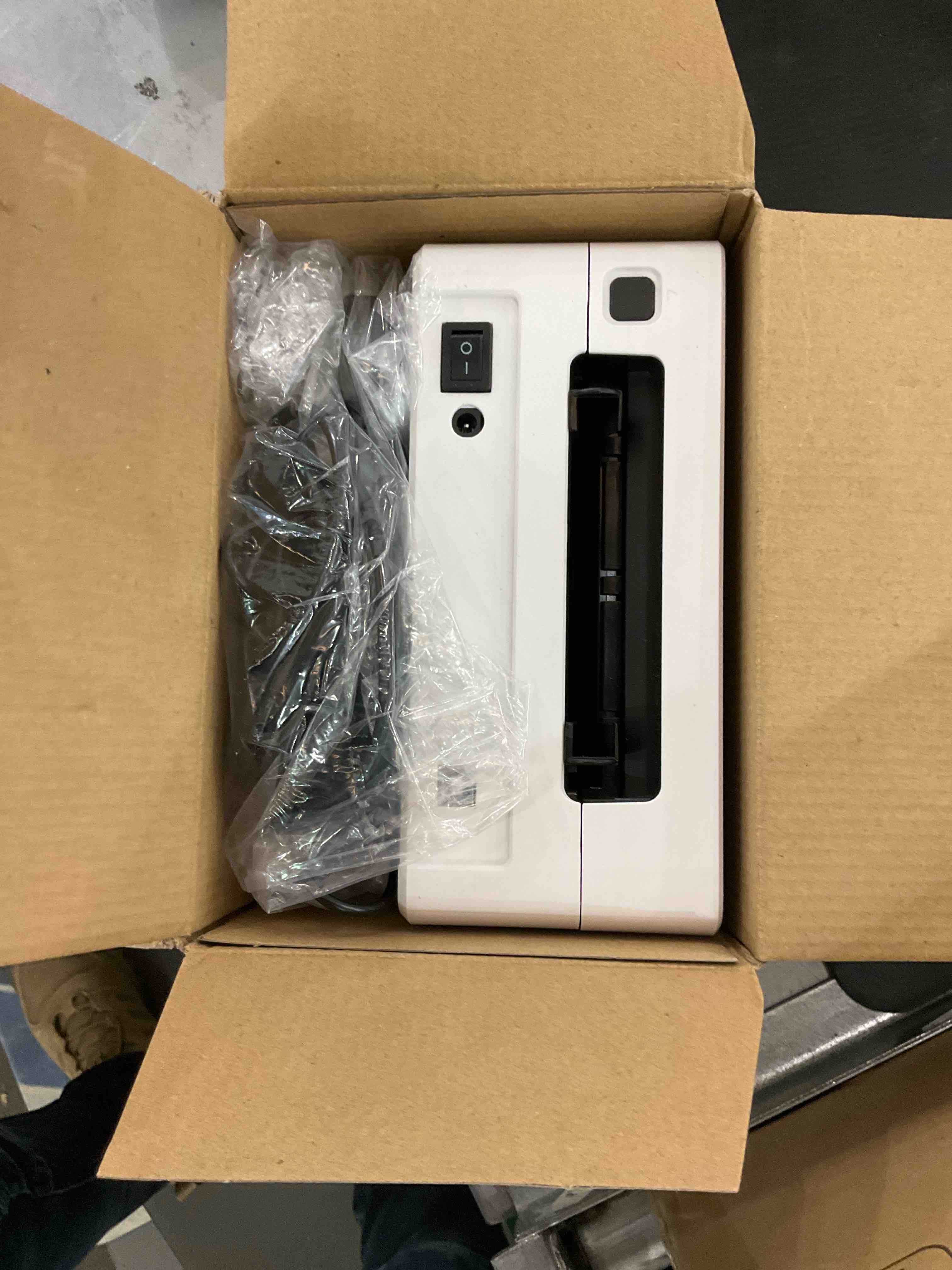 https://s3.amazonaws.com/lotting-images-prod/bidfta/EXS00936557_1701106827931.jpeg