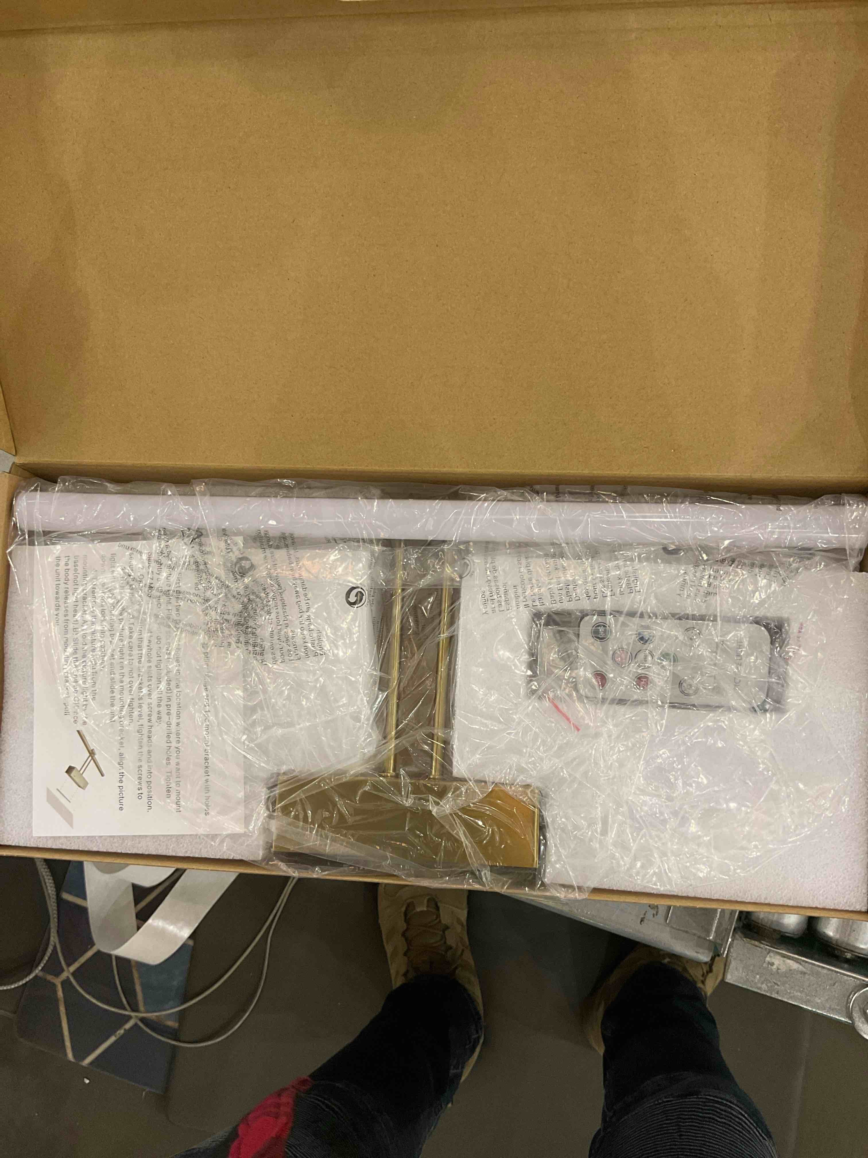 https://s3.amazonaws.com/lotting-images-prod/bidfta/EXS00936564_1701107822886.jpeg
