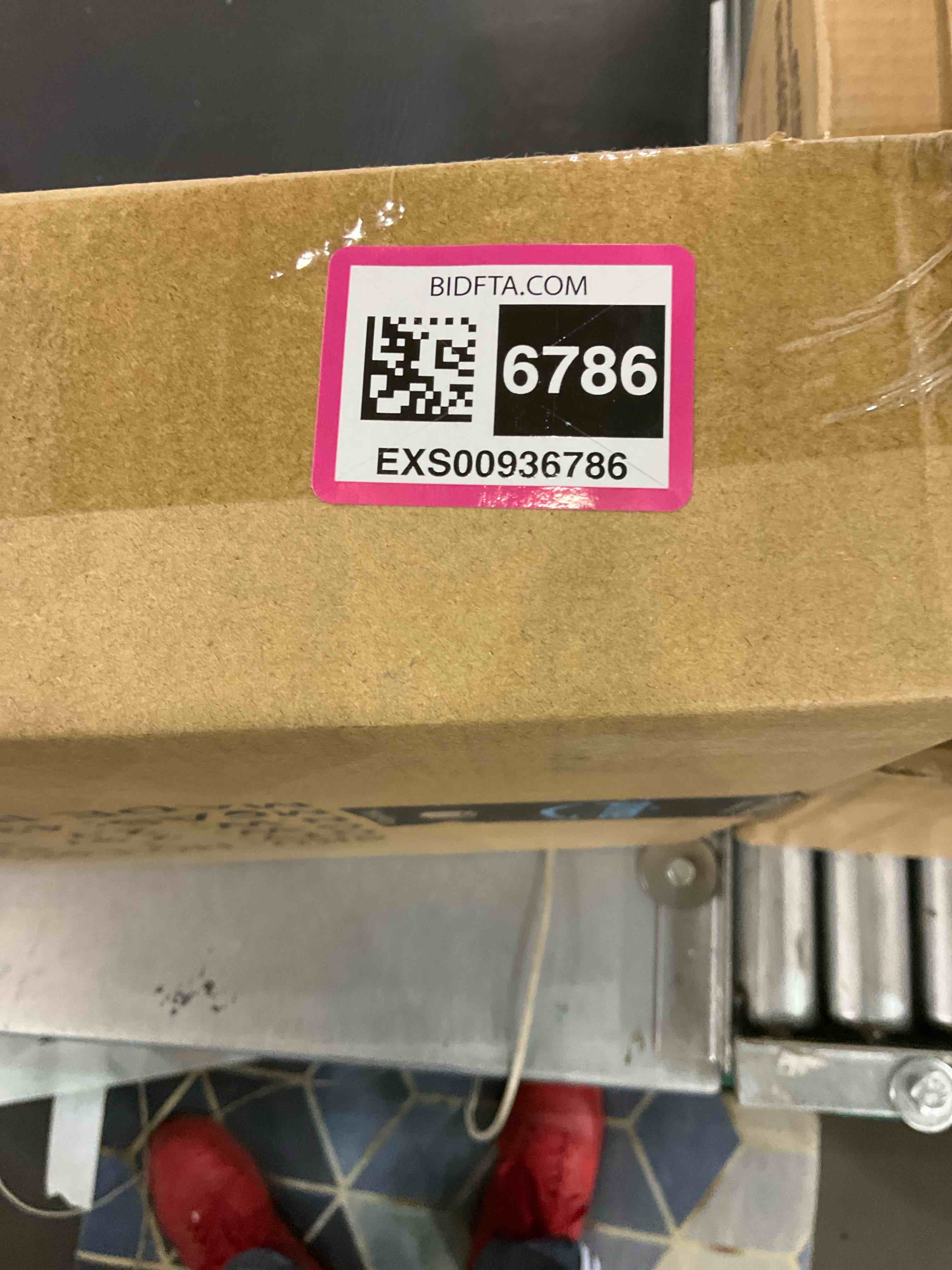 https://s3.amazonaws.com/lotting-images-prod/bidfta/EXS00936786_1701264228921.jpeg