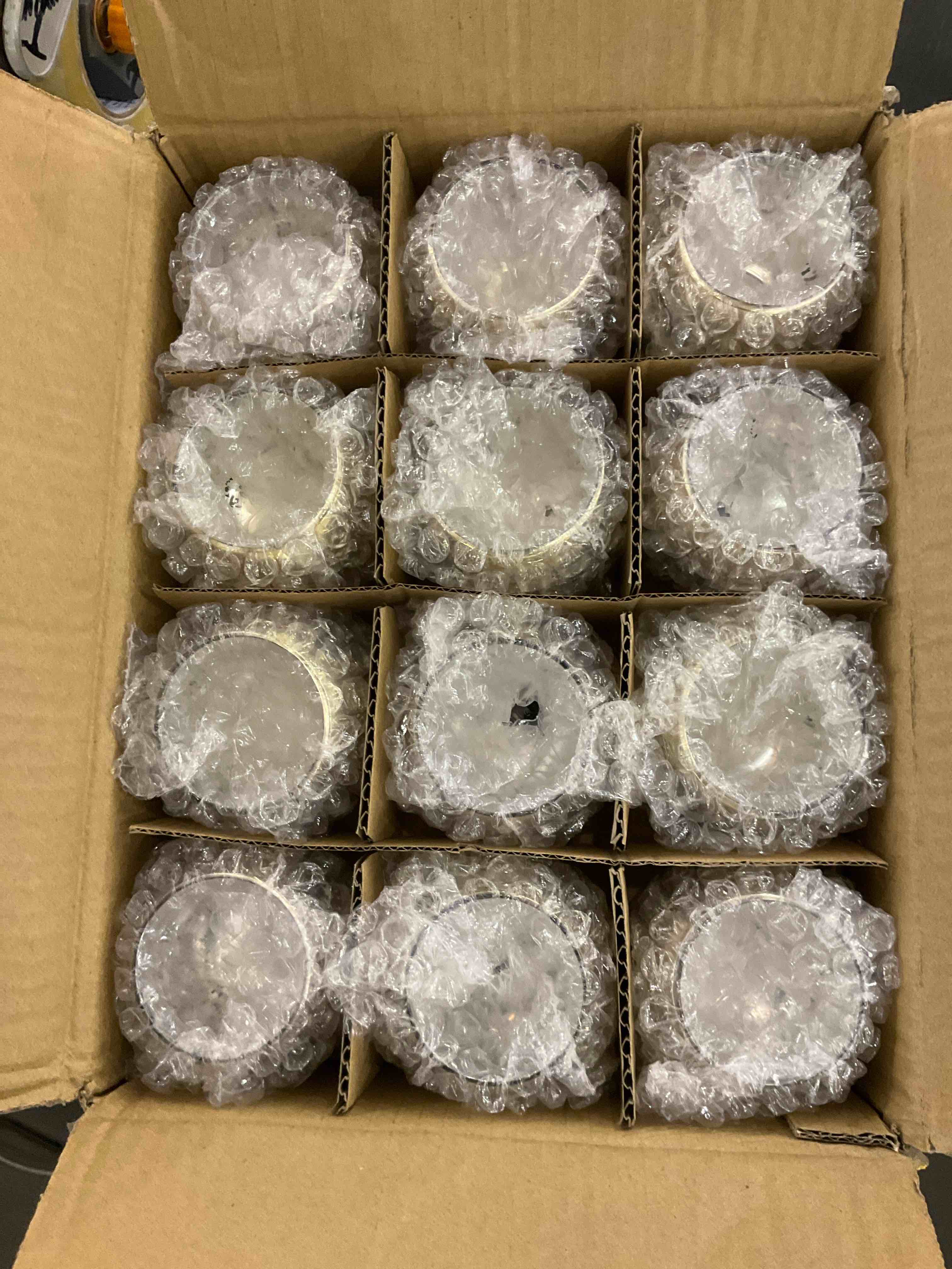 https://s3.amazonaws.com/lotting-images-prod/bidfta/EXS00936816_1701268946054.jpeg