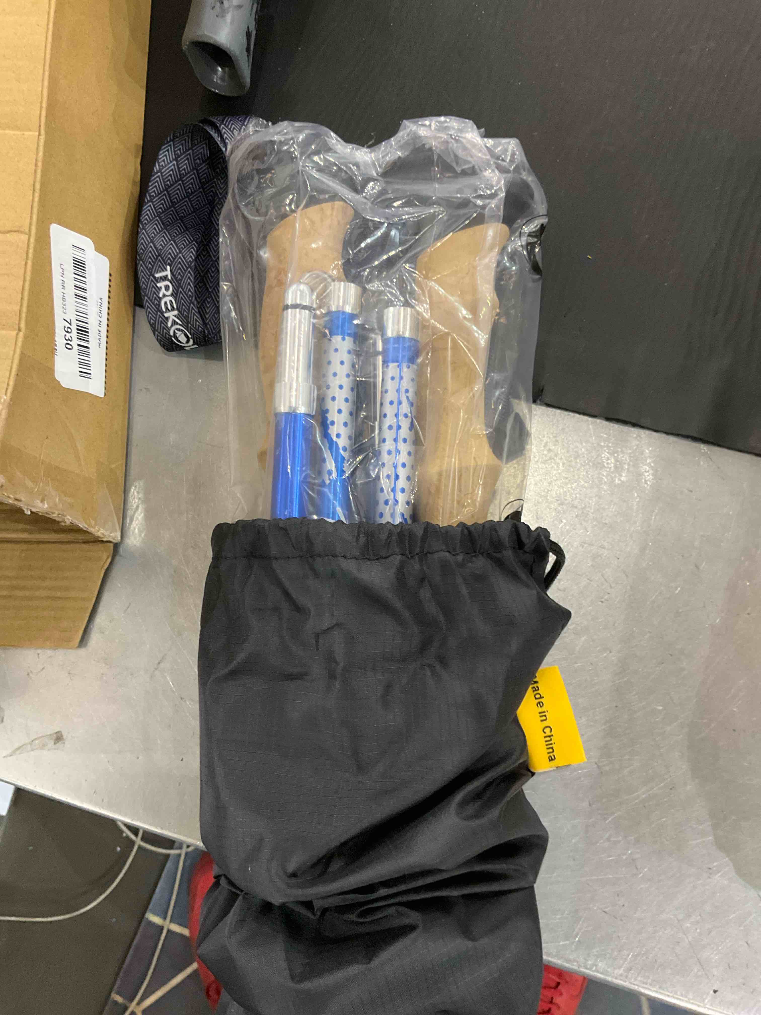 https://s3.amazonaws.com/lotting-images-prod/bidfta/EXS00936818_1701269134357.jpeg
