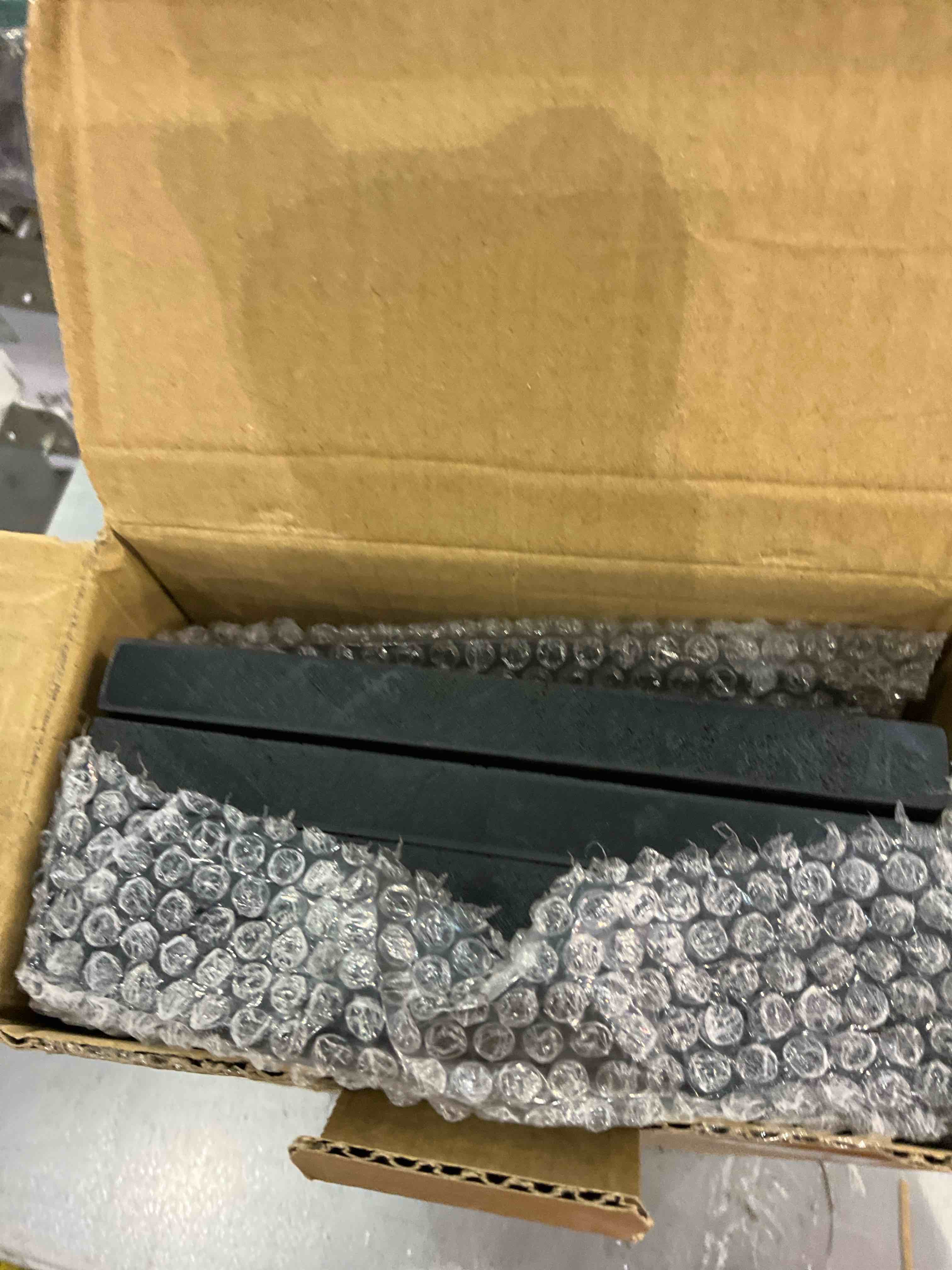 https://s3.amazonaws.com/lotting-images-prod/bidfta/EXS00937142_1699618801688.jpeg