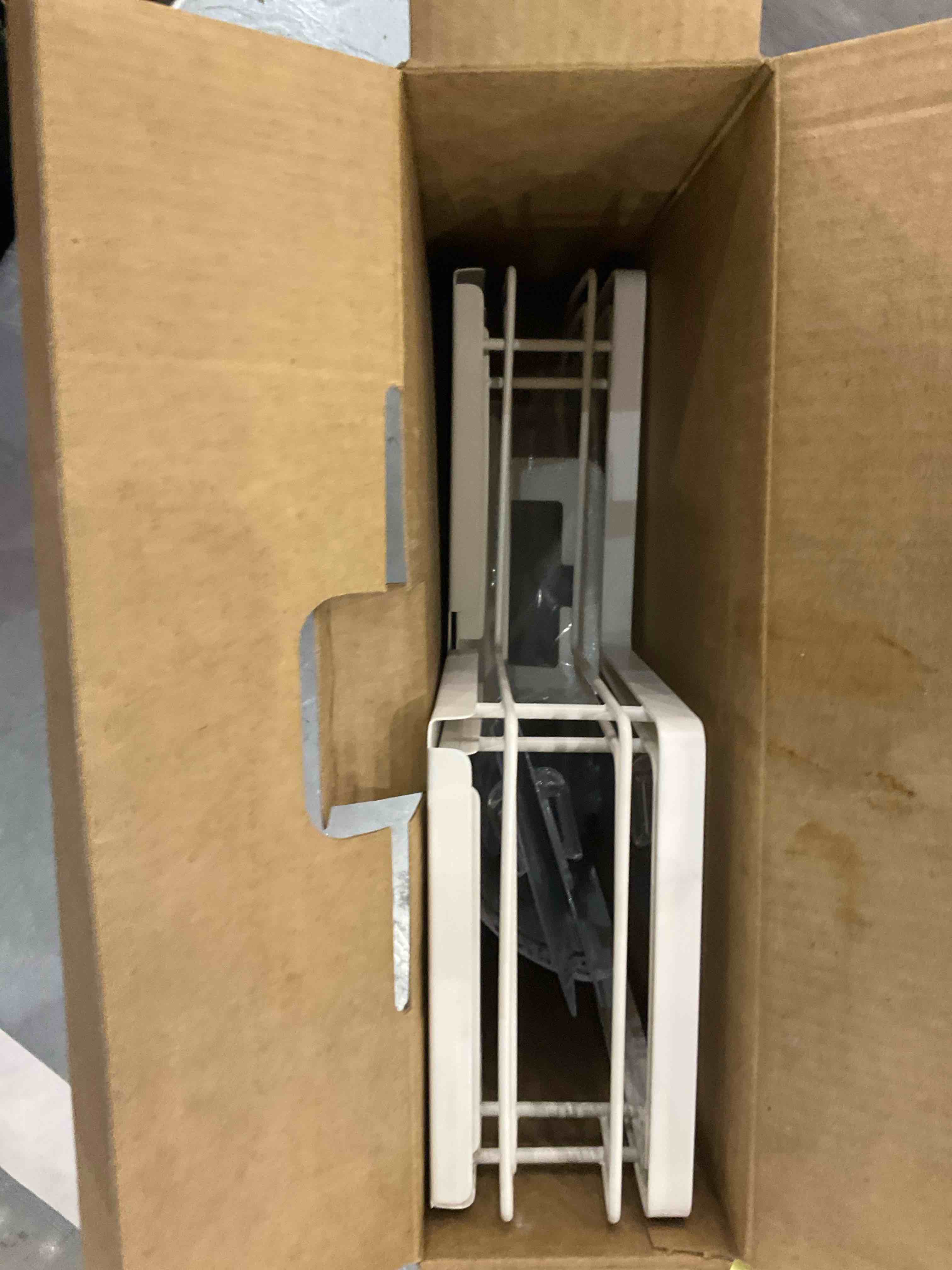 https://s3.amazonaws.com/lotting-images-prod/bidfta/EXS00937156_1699620287632.jpeg