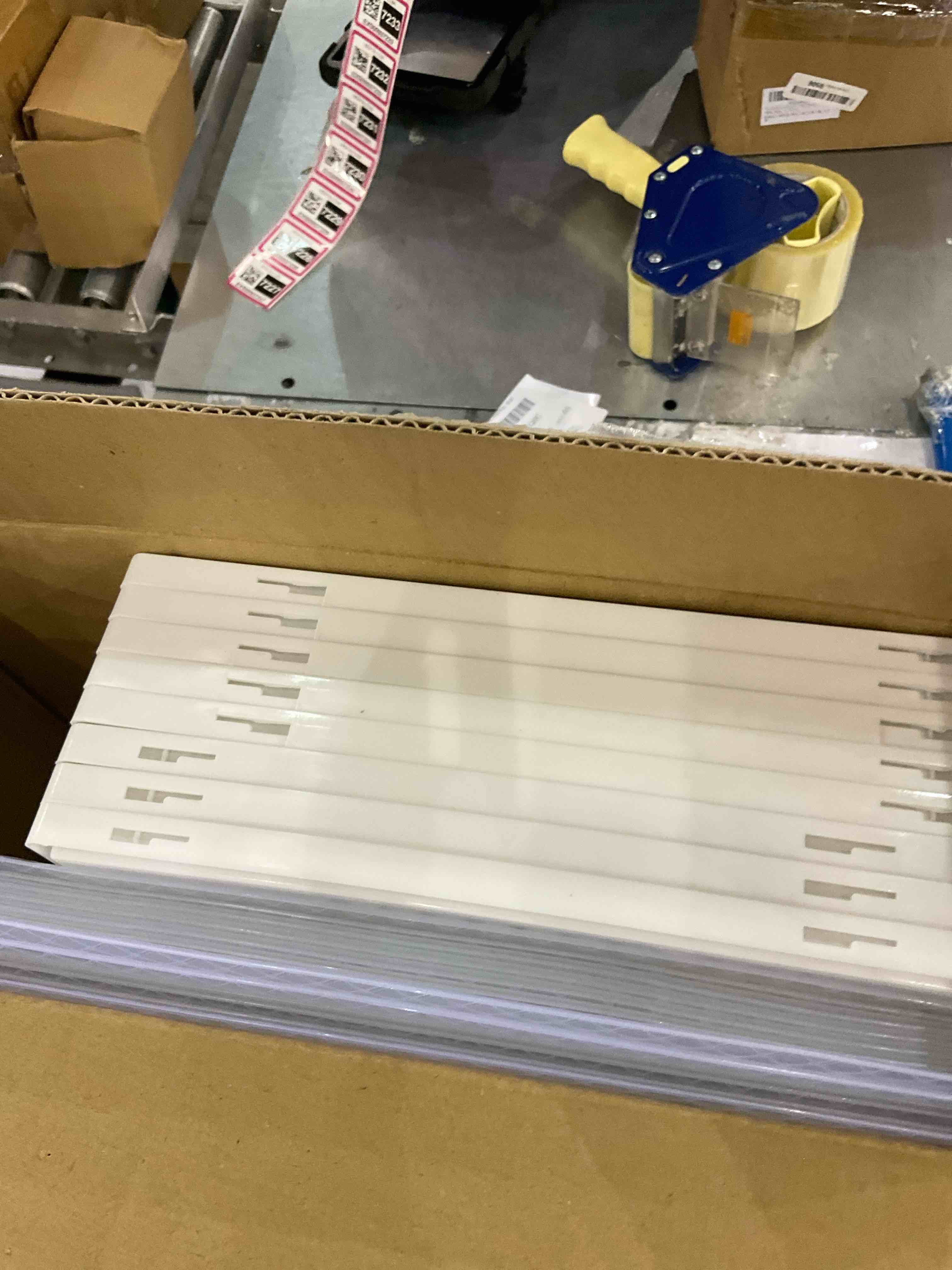 https://s3.amazonaws.com/lotting-images-prod/bidfta/EXS00937276_1699623549251.jpeg
