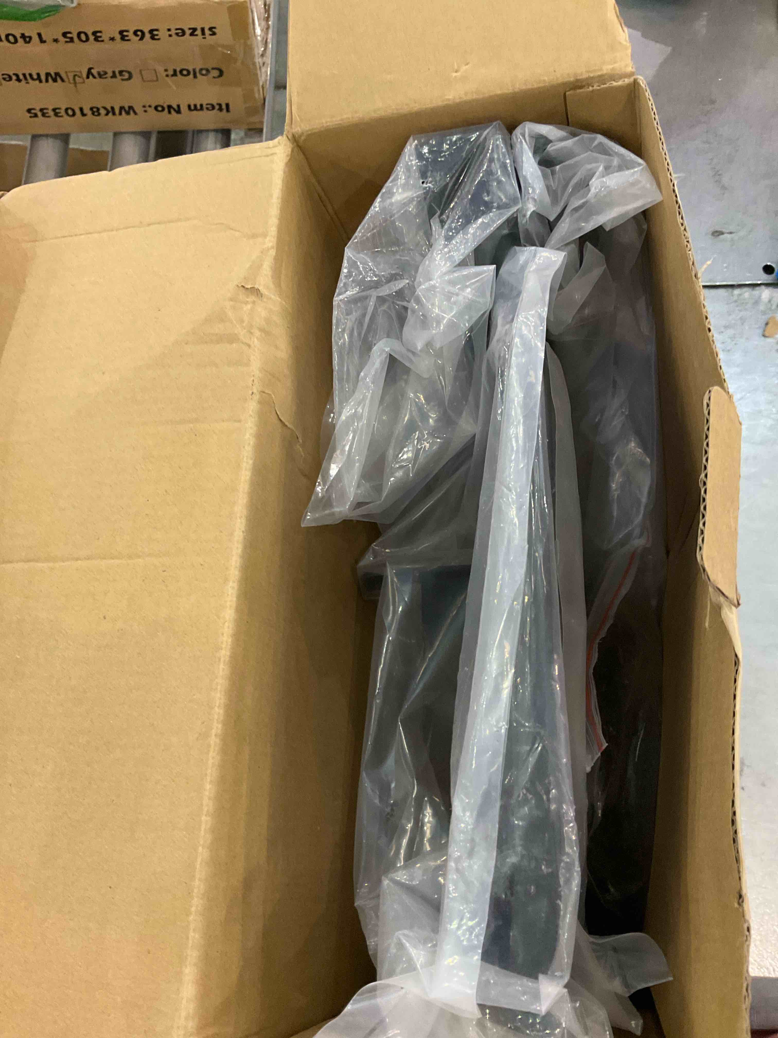 https://s3.amazonaws.com/lotting-images-prod/bidfta/EXS00937367_1699628749569.jpeg