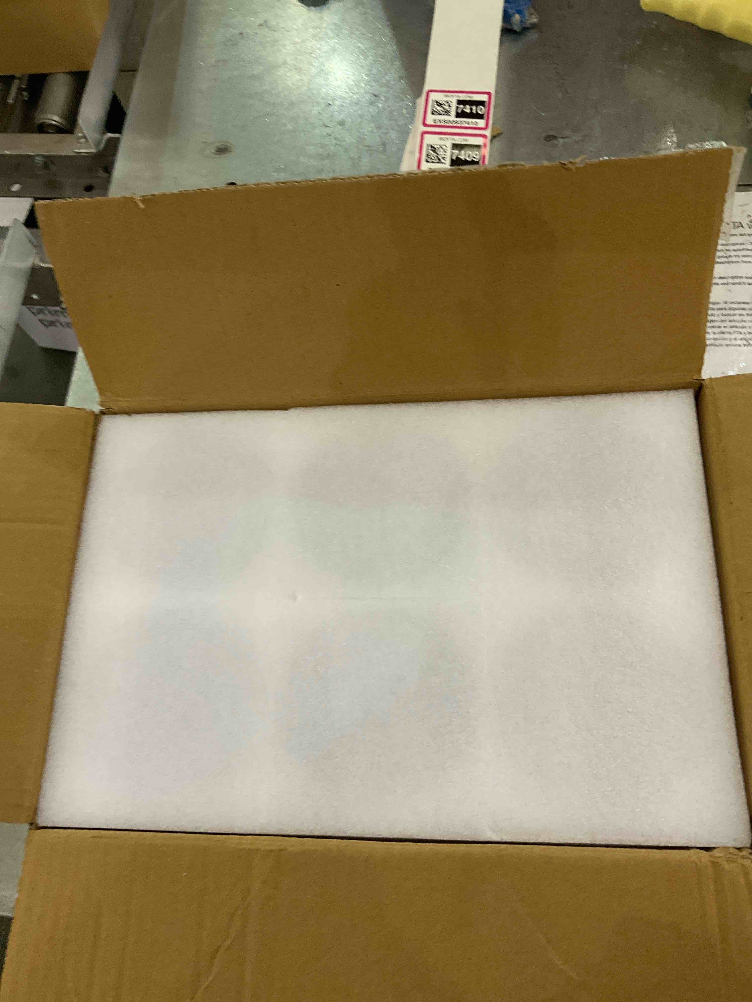 https://s3.amazonaws.com/lotting-images-prod/bidfta/EXS00937468_1699633225118.jpeg