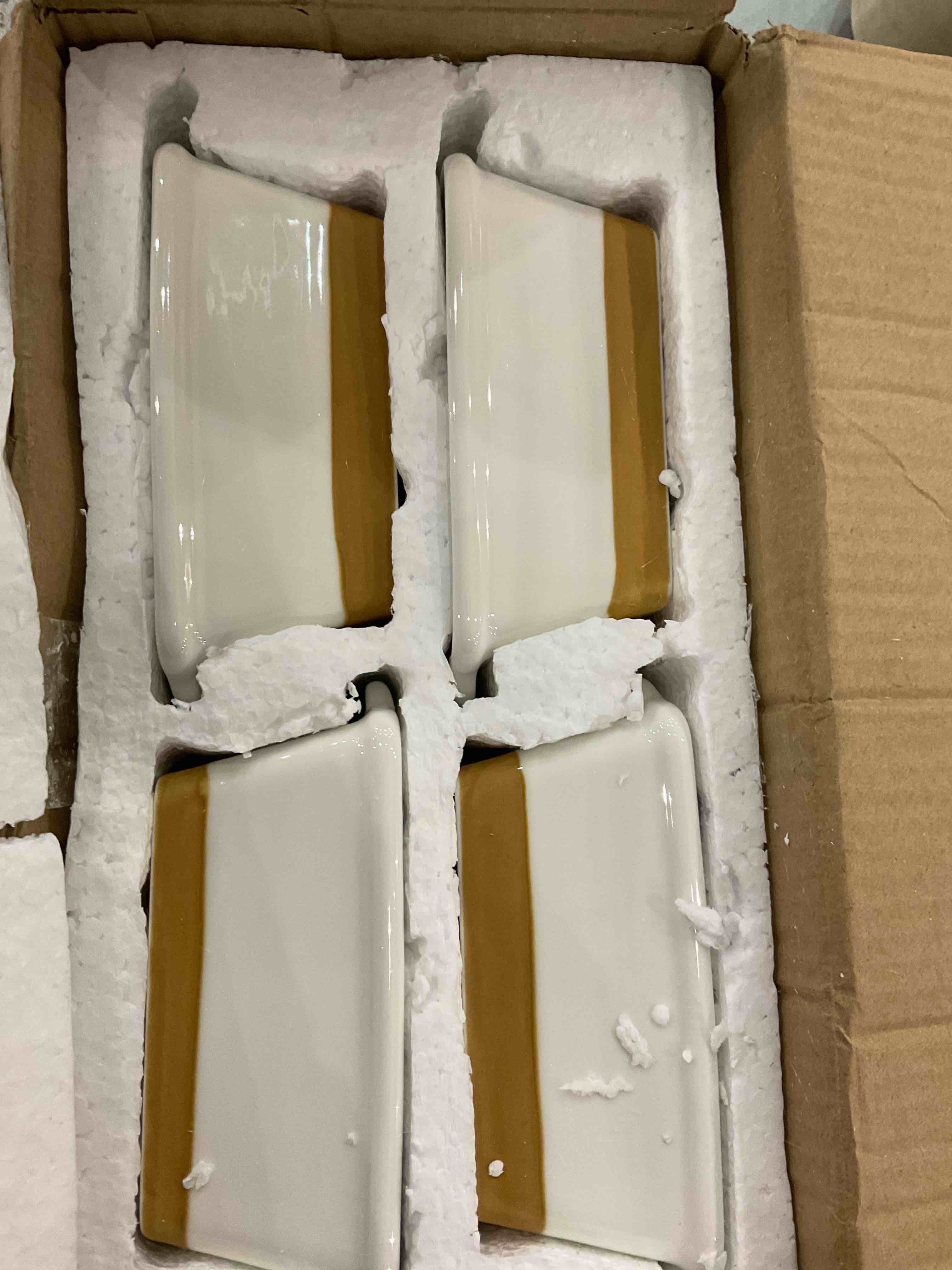 https://s3.amazonaws.com/lotting-images-prod/bidfta/EXS00937583_1704456804973.jpeg