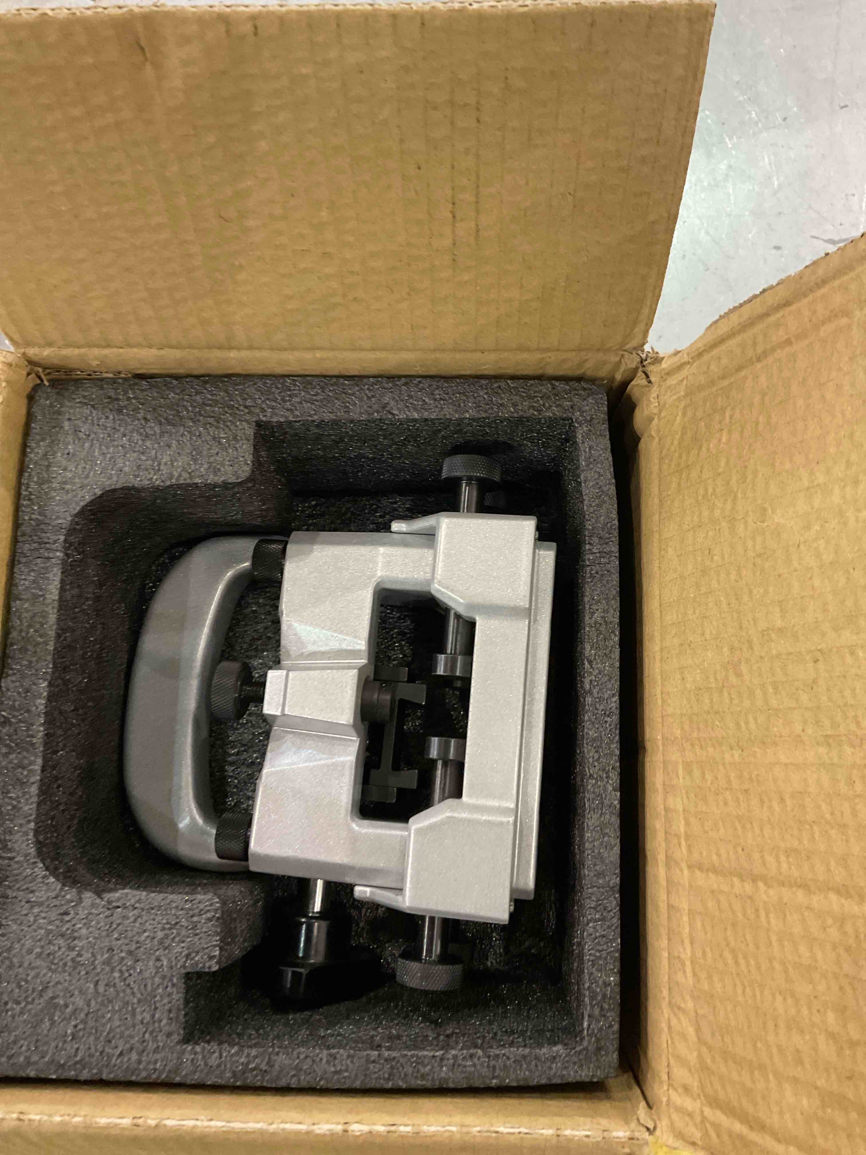 https://s3.amazonaws.com/lotting-images-prod/bidfta/EXS00937632_1704466355917.jpeg