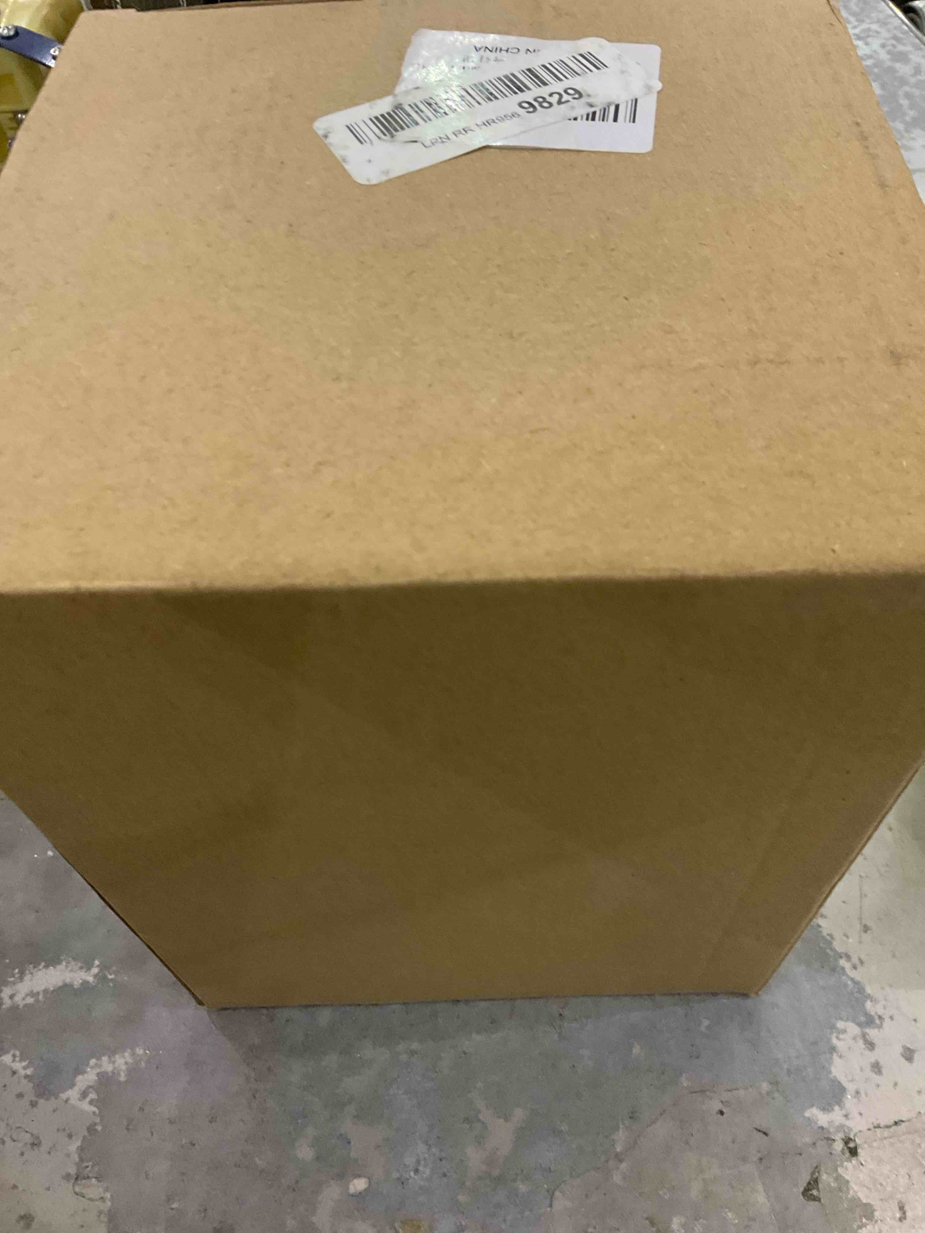 https://s3.amazonaws.com/lotting-images-prod/bidfta/EXS00937673_1704472690788.jpeg