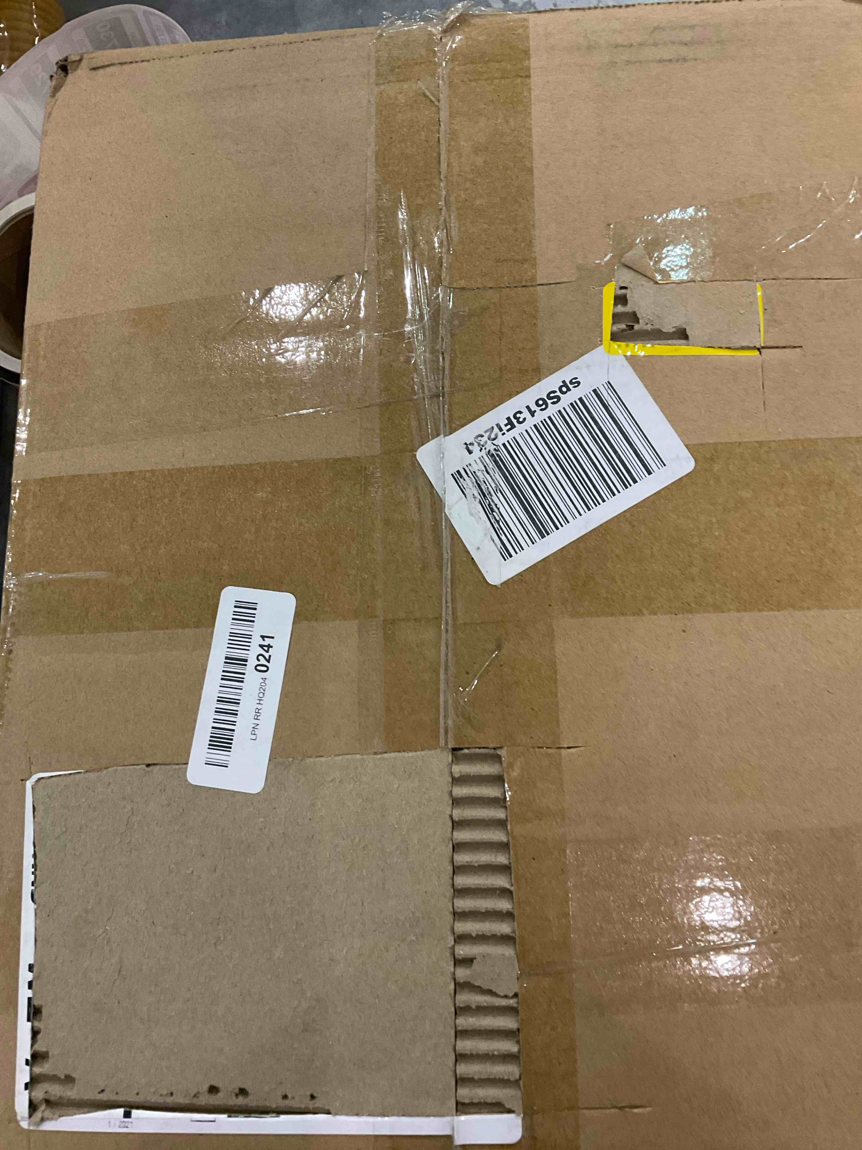 https://s3.amazonaws.com/lotting-images-prod/bidfta/EXS00937727_1704716042152.jpeg