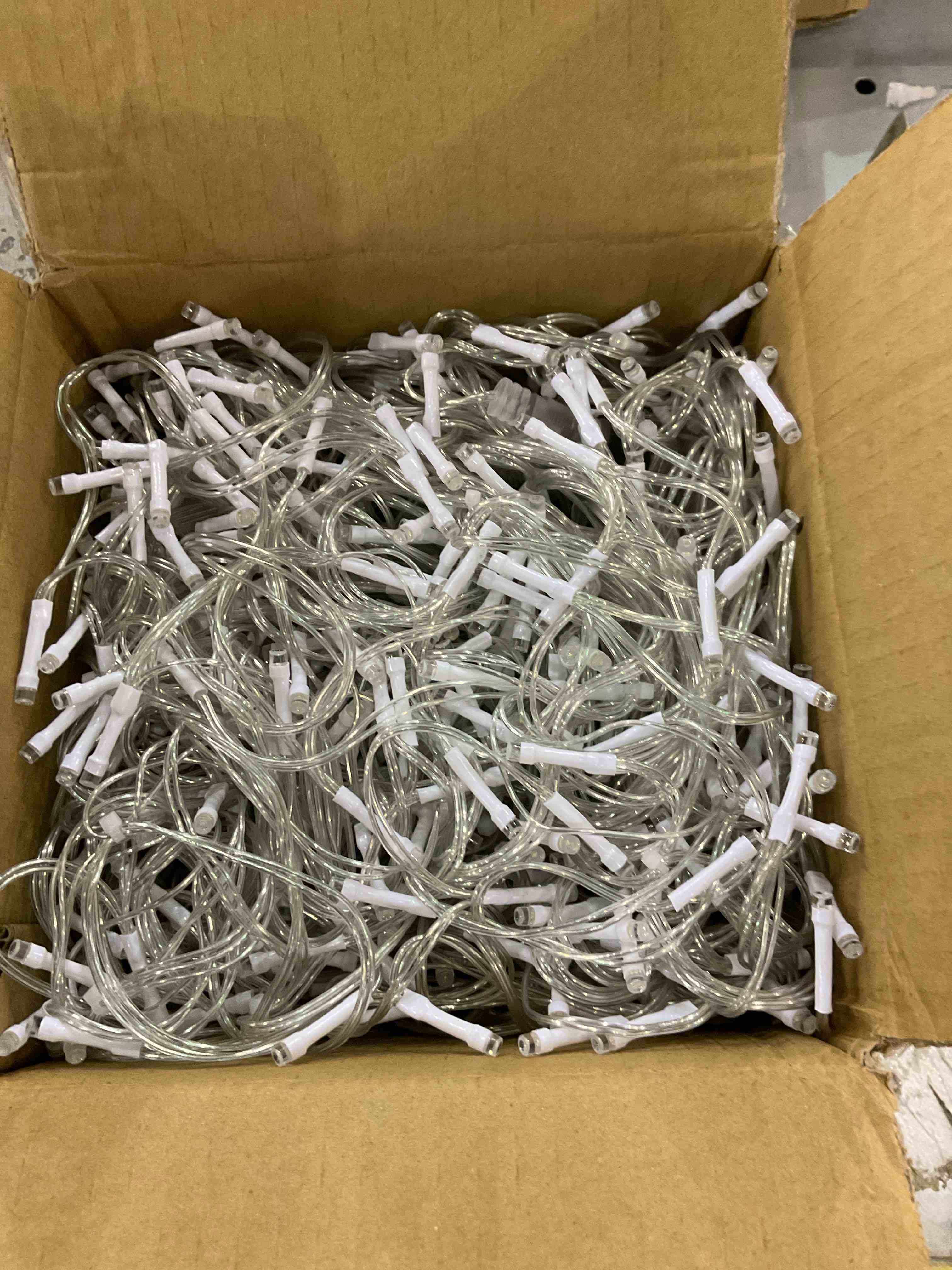 https://s3.amazonaws.com/lotting-images-prod/bidfta/EXS00937729_1704716612156.jpeg