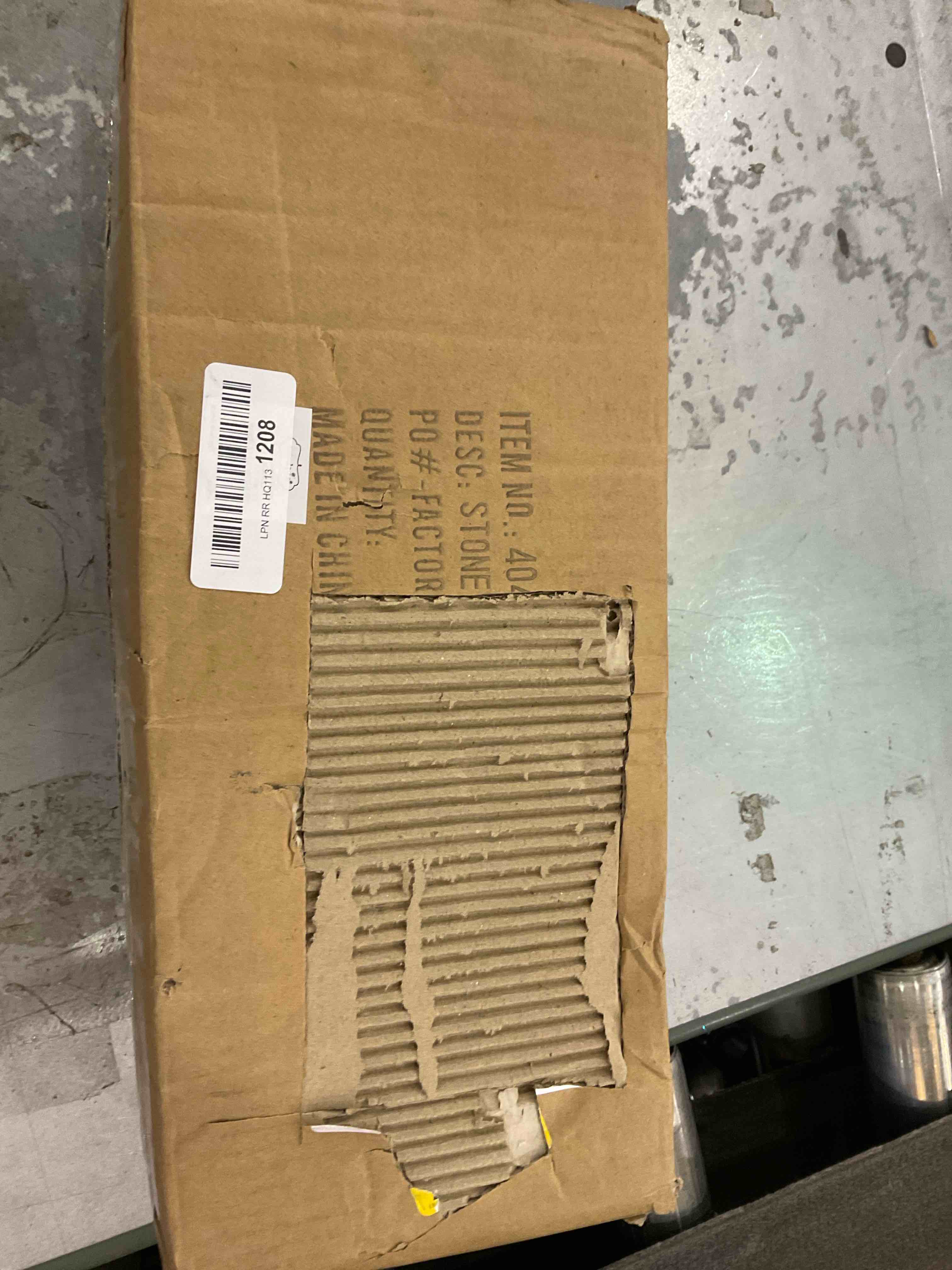 https://s3.amazonaws.com/lotting-images-prod/bidfta/EXS00937807_1704732117538.jpeg