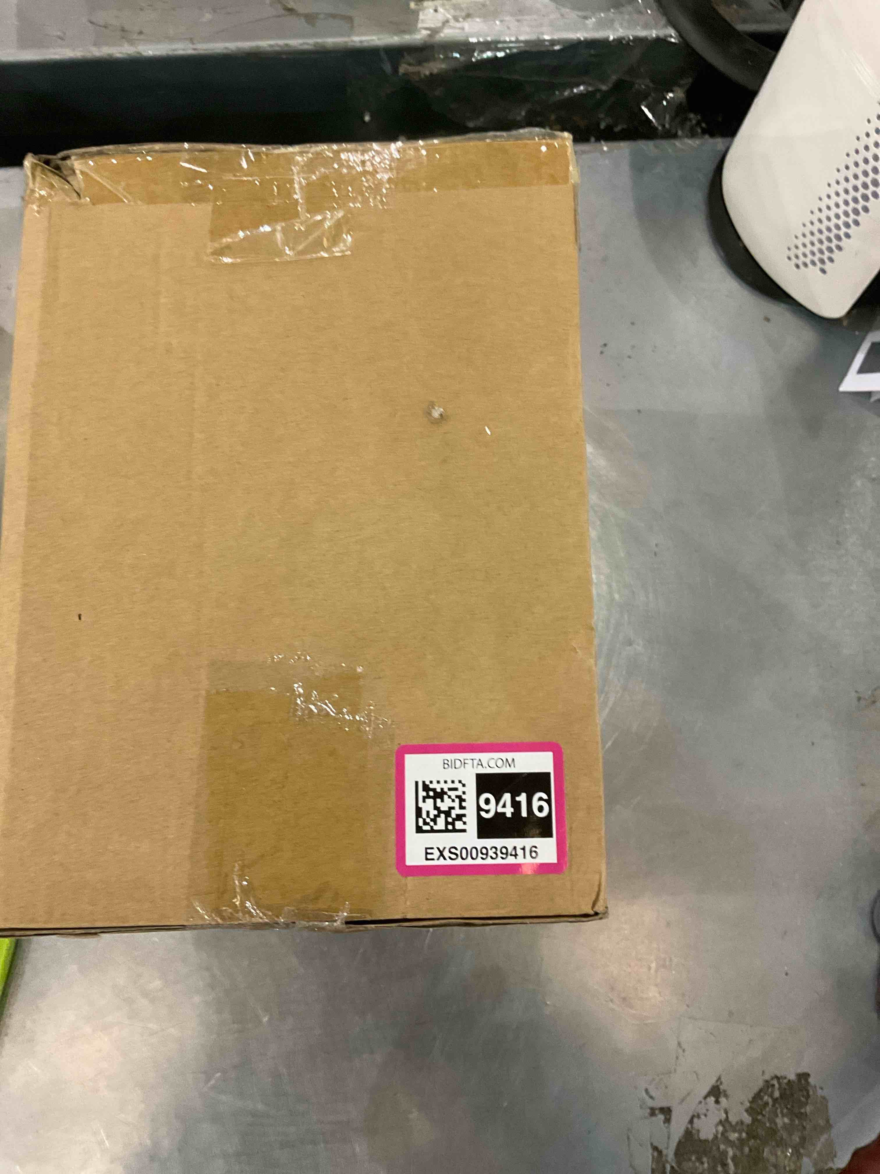 https://s3.amazonaws.com/lotting-images-prod/bidfta/EXS00939416_1699979903127.jpeg