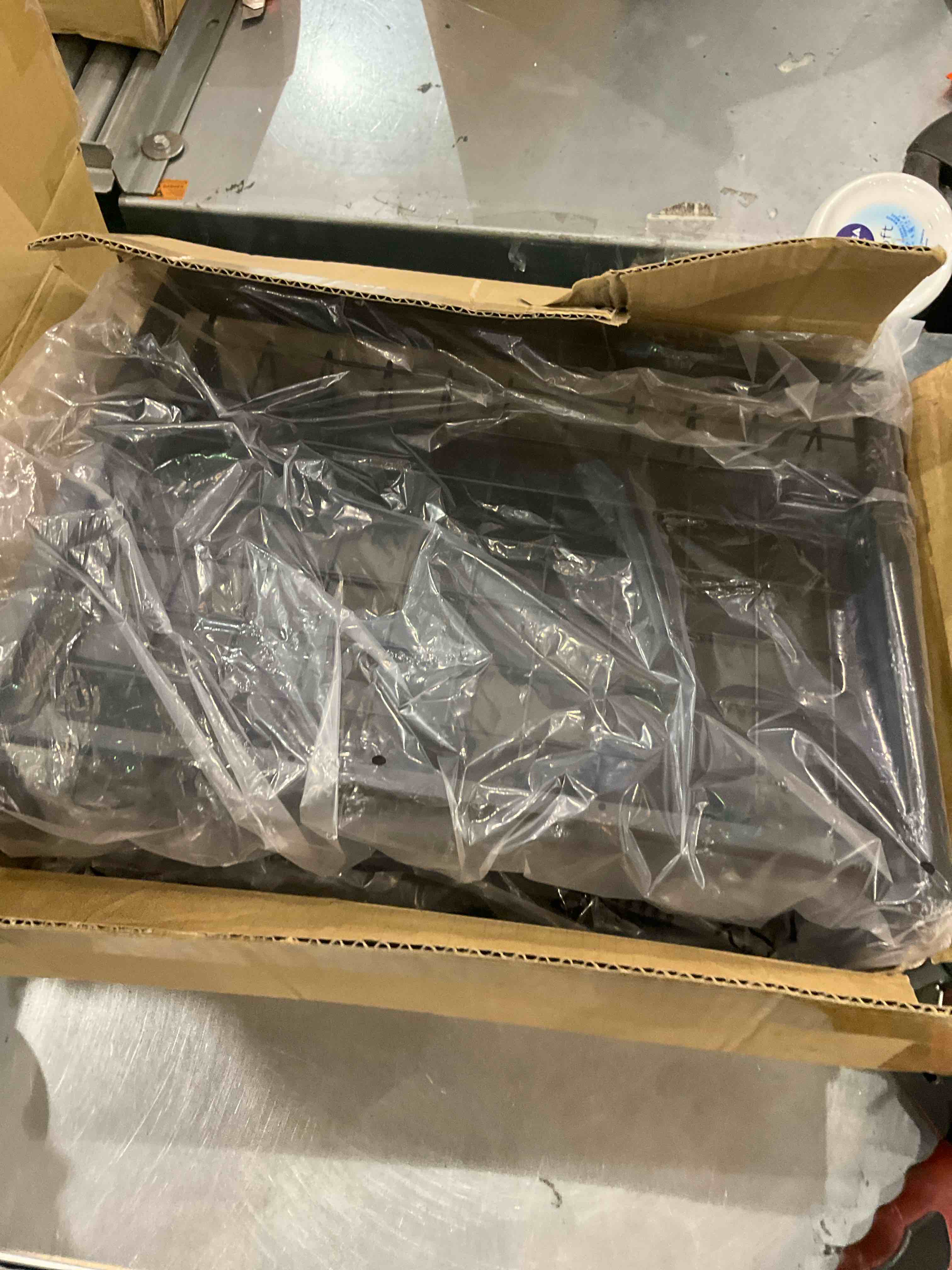 https://s3.amazonaws.com/lotting-images-prod/bidfta/EXS00939487_1699993705248.jpeg
