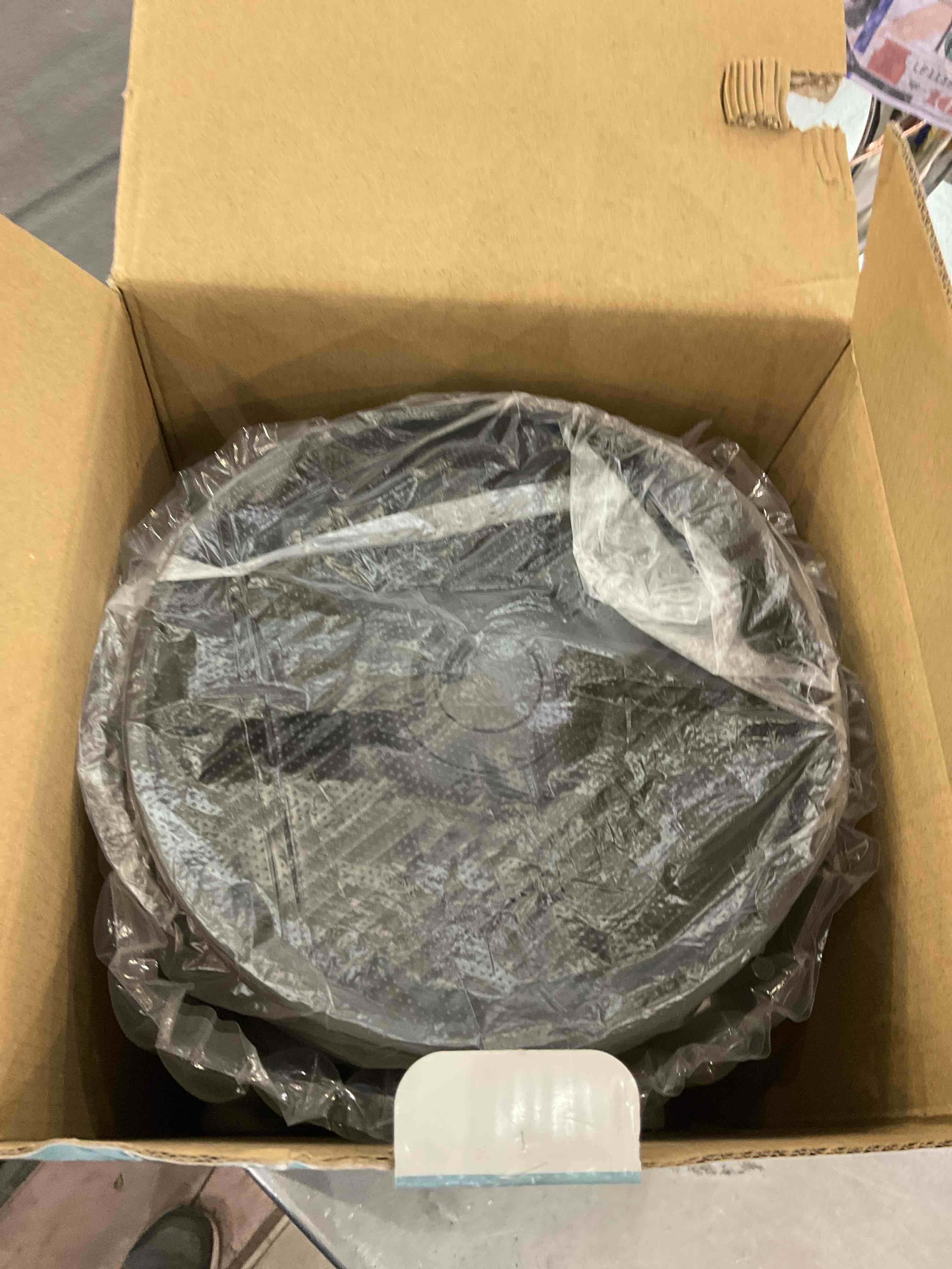 https://s3.amazonaws.com/lotting-images-prod/bidfta/EXS00939502_1700077527173.jpeg