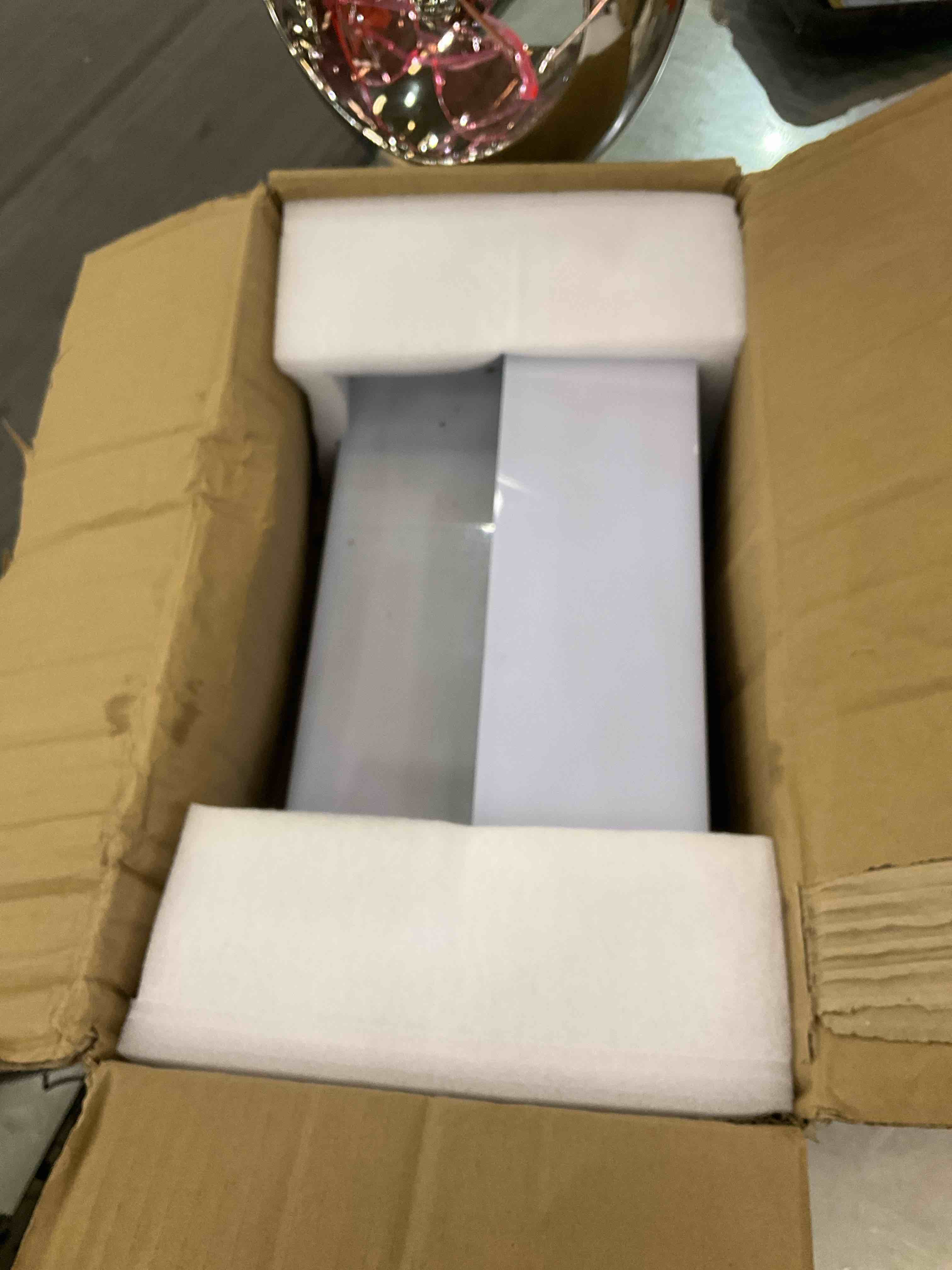 https://s3.amazonaws.com/lotting-images-prod/bidfta/EXS00939626_1700153305344.jpeg