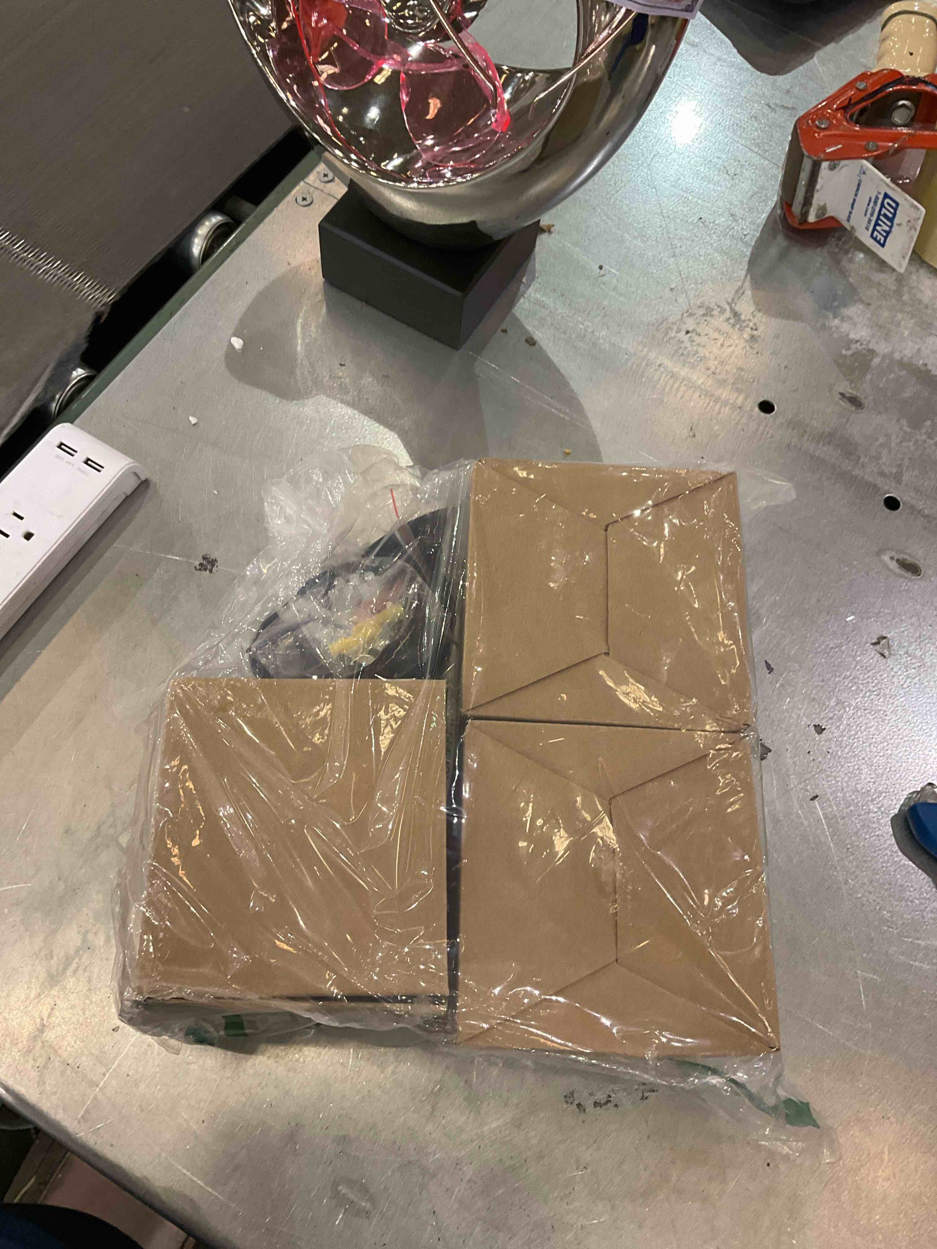 https://s3.amazonaws.com/lotting-images-prod/bidfta/EXS00939676_1700163894630.jpeg