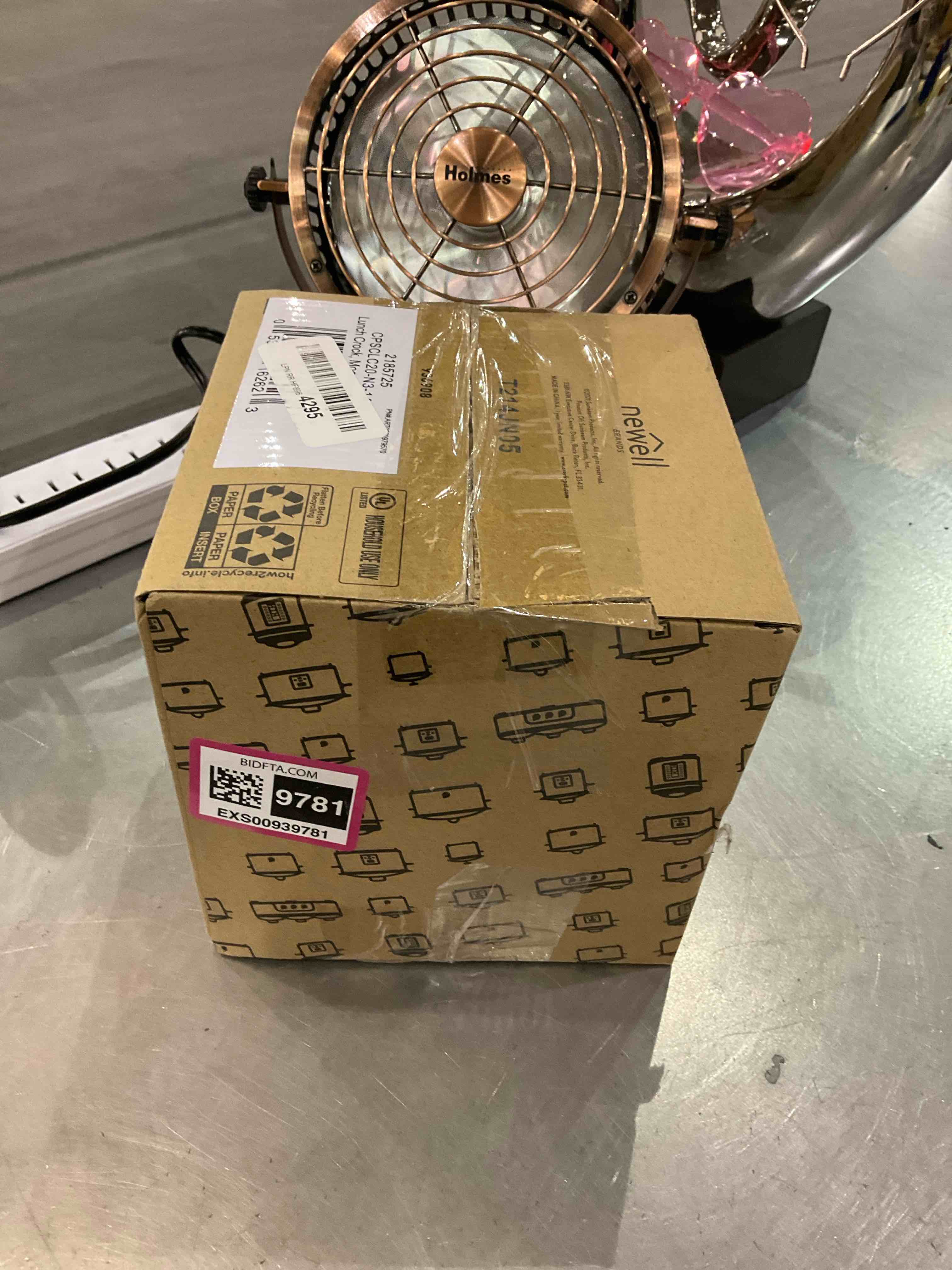 https://s3.amazonaws.com/lotting-images-prod/bidfta/EXS00939781_1700238801416.jpeg