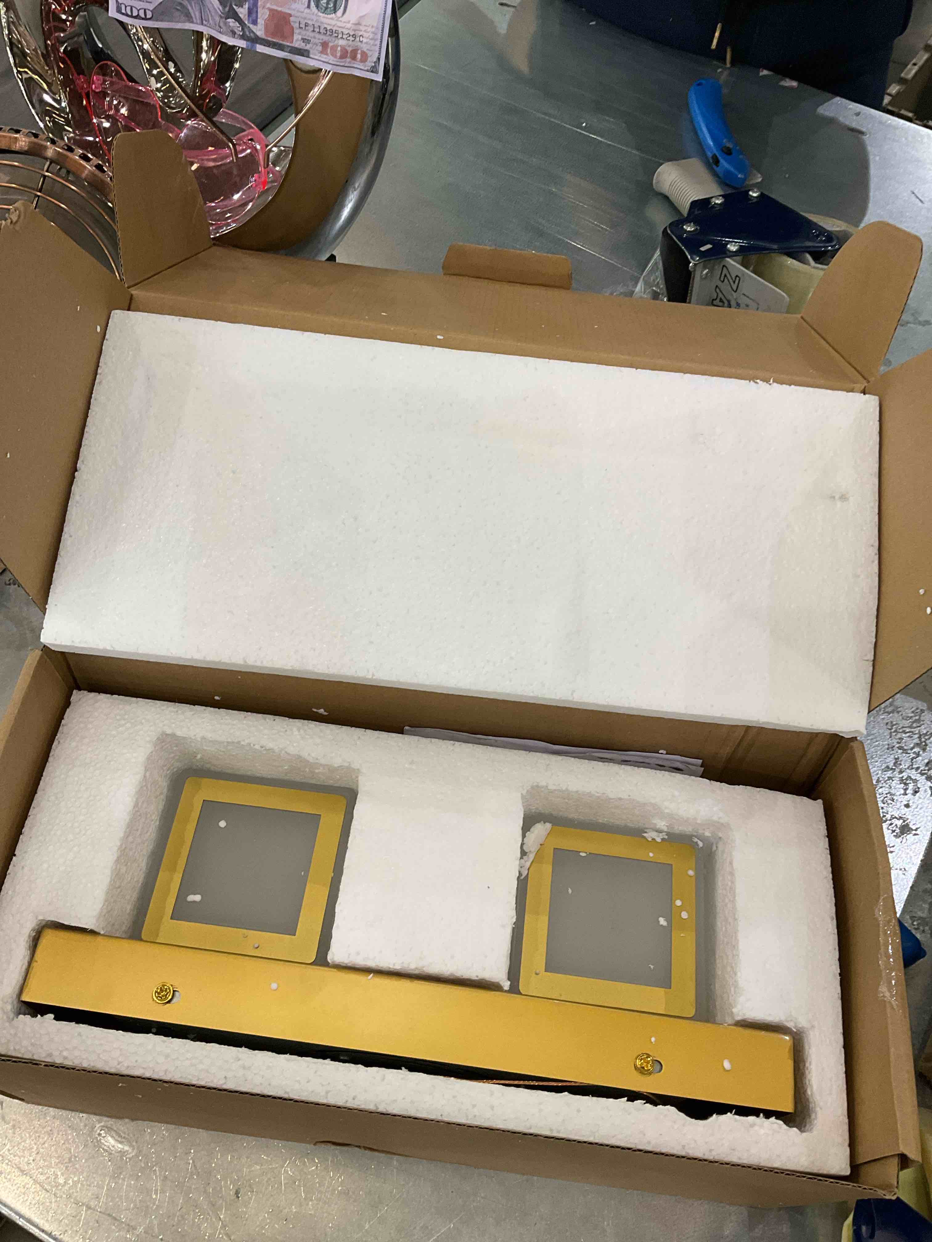 https://s3.amazonaws.com/lotting-images-prod/bidfta/EXS00939933_1700497758379.jpeg