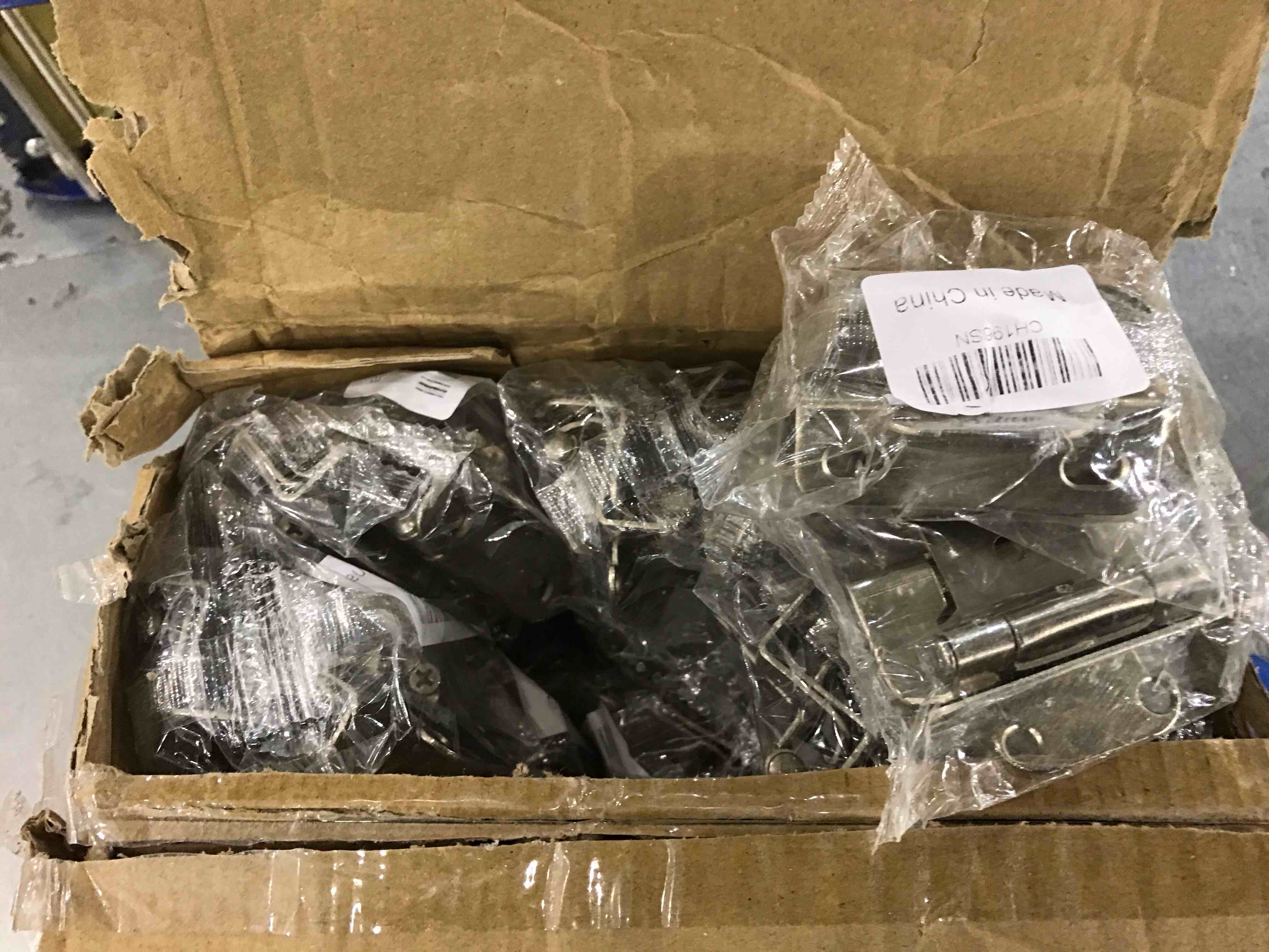 https://s3.amazonaws.com/lotting-images-prod/bidfta/EXS00940032_1704810566166.jpeg