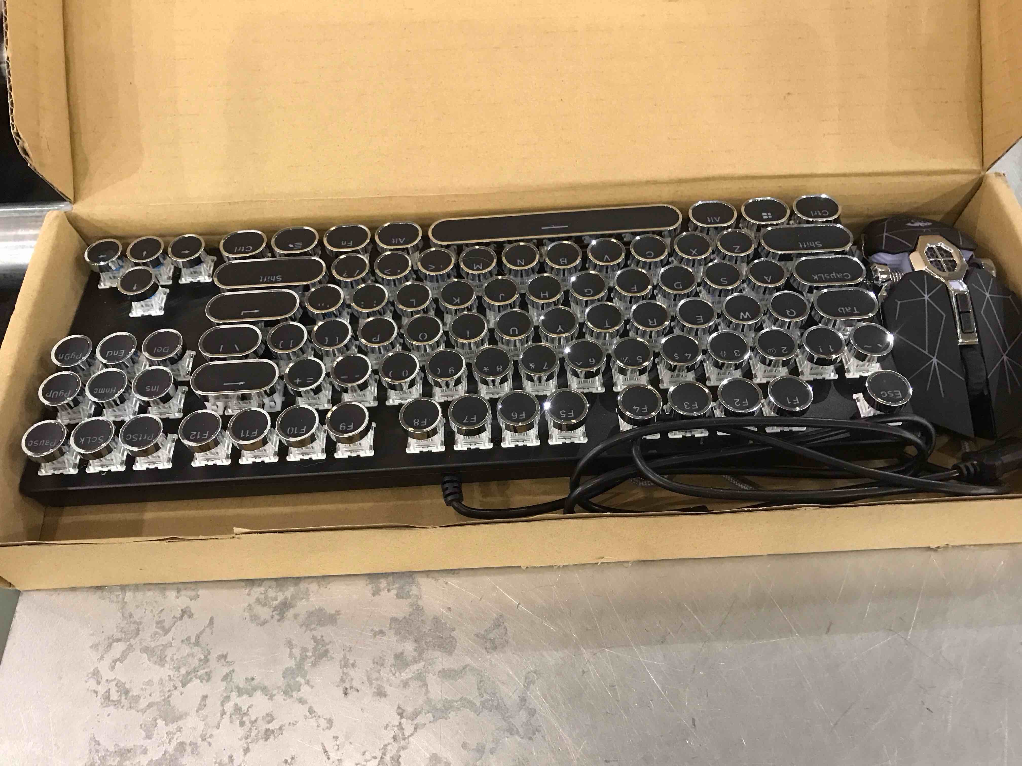 https://s3.amazonaws.com/lotting-images-prod/bidfta/EXS00940067_1704816301958.jpeg