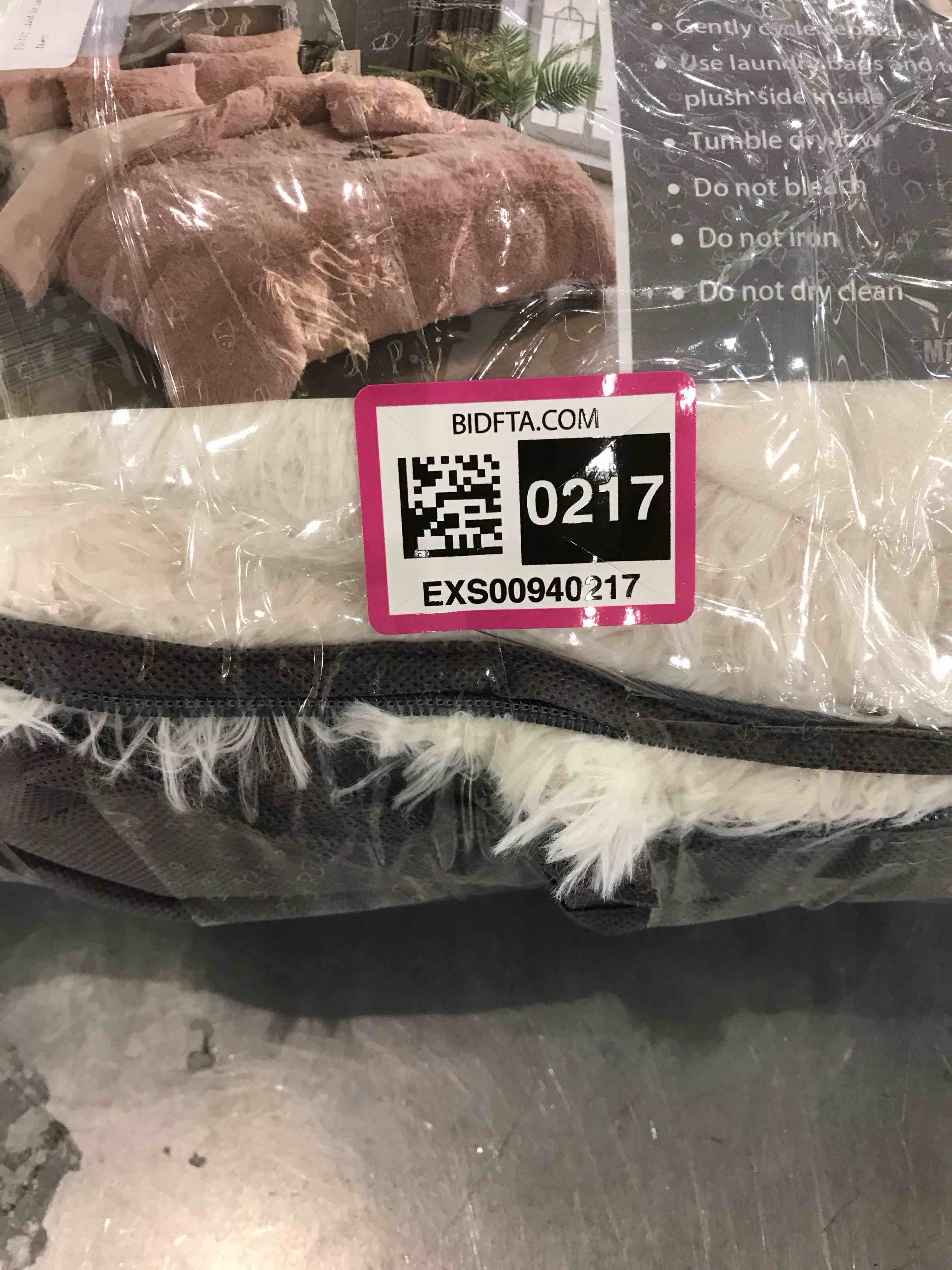 https://s3.amazonaws.com/lotting-images-prod/bidfta/EXS00940217_1704899435808.jpeg