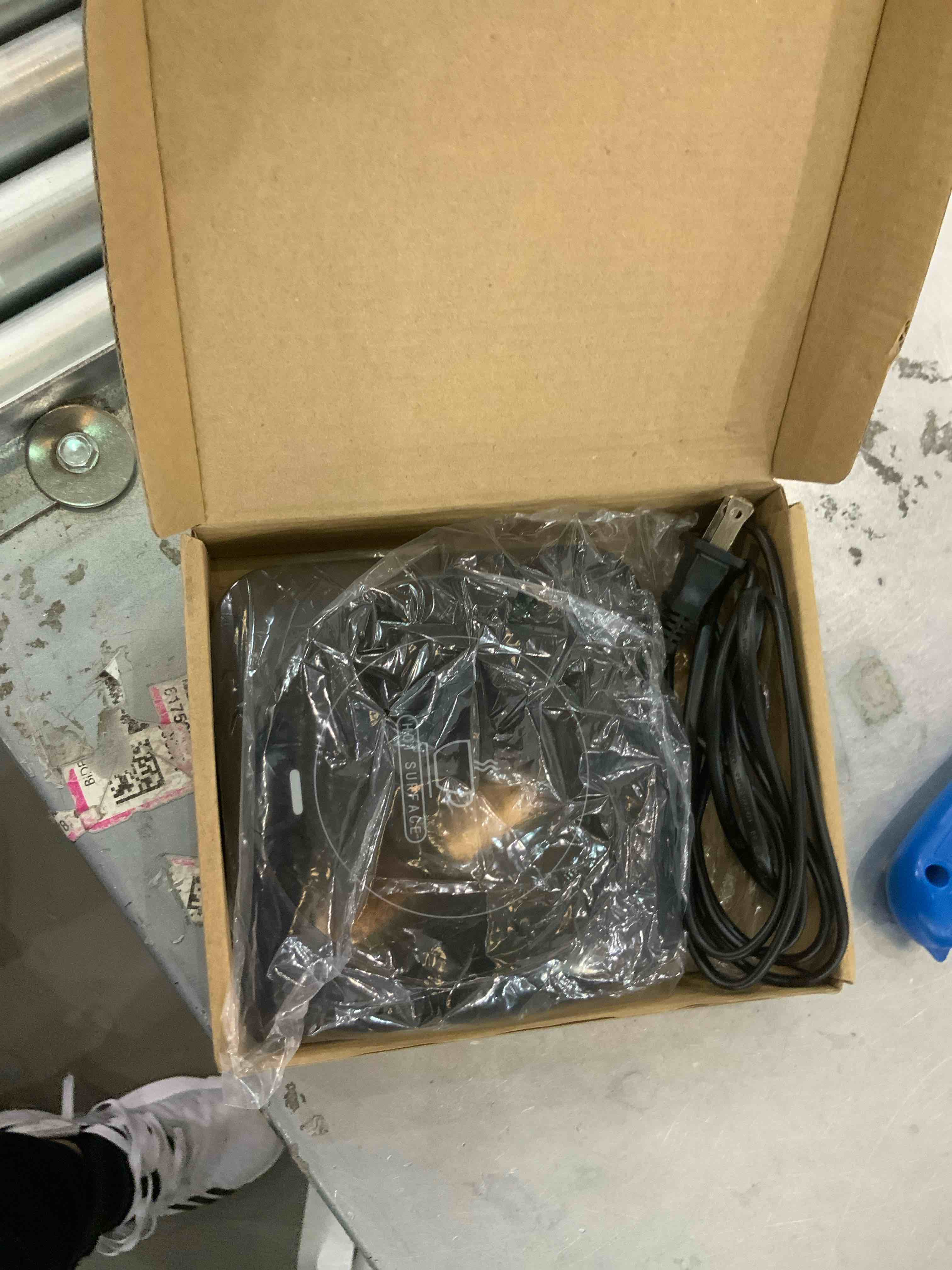 https://s3.amazonaws.com/lotting-images-prod/bidfta/EXS00940595_1702929960891.jpeg