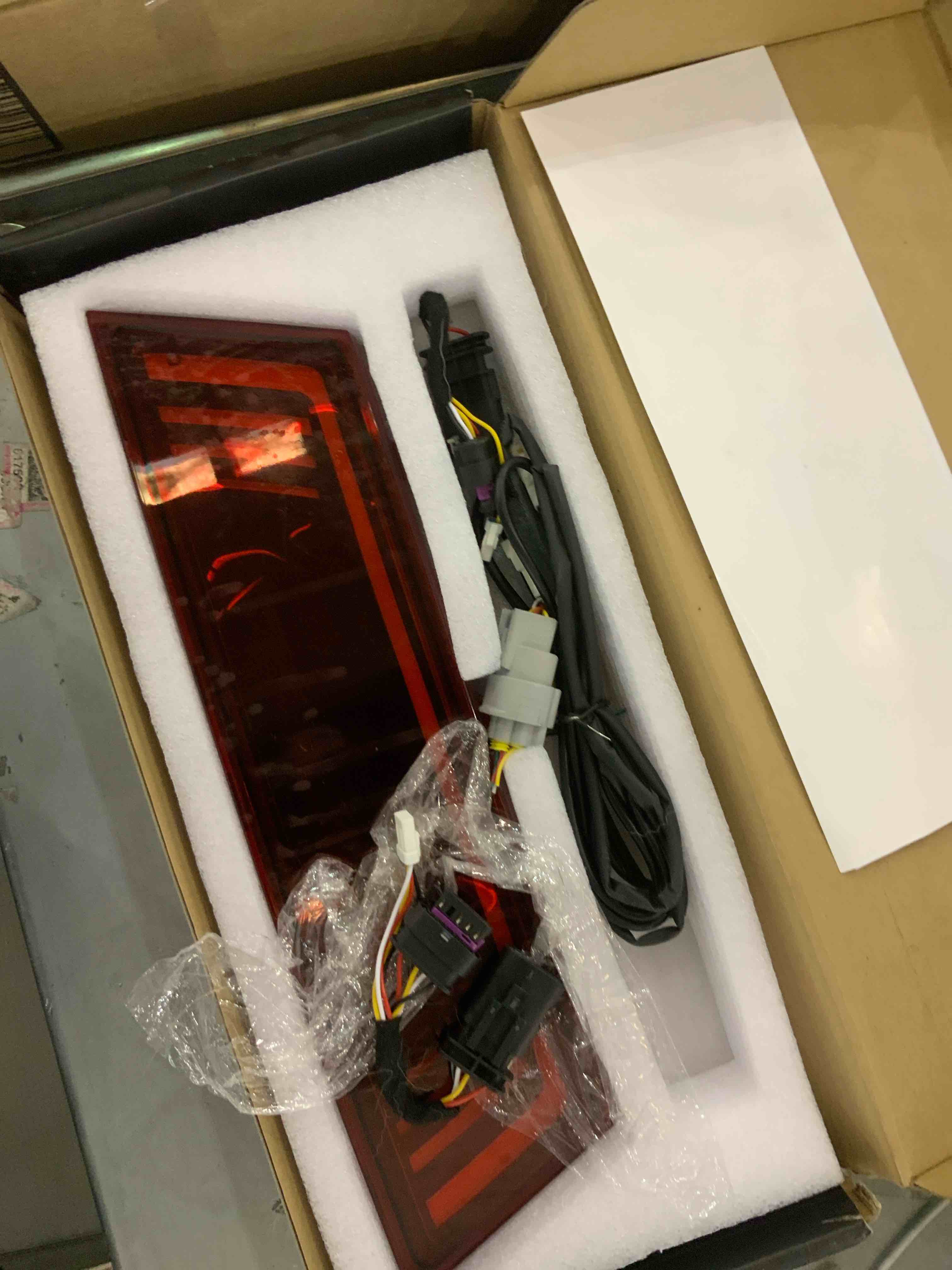 https://s3.amazonaws.com/lotting-images-prod/bidfta/EXS00940666_1702998580711.jpeg