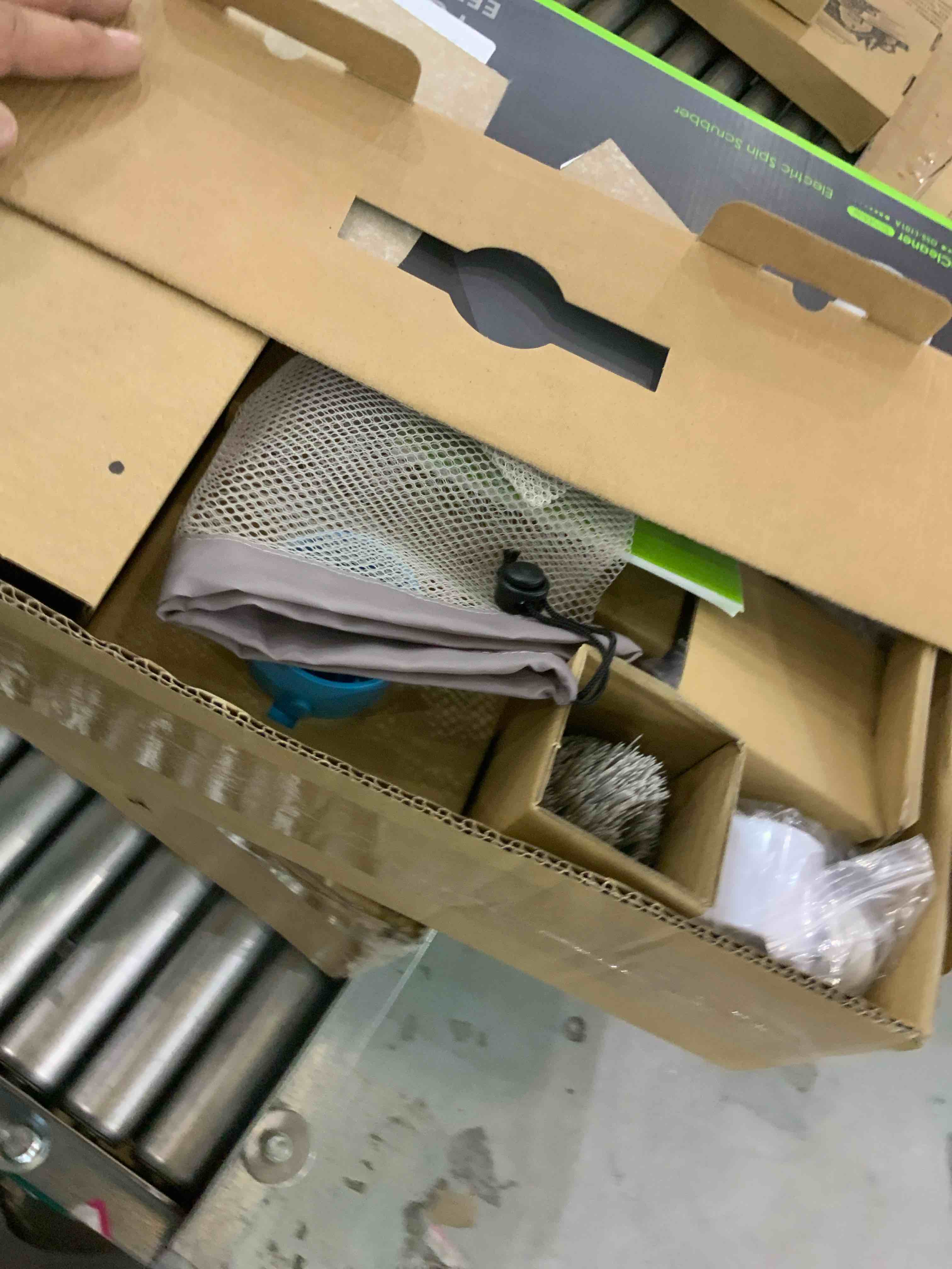 https://s3.amazonaws.com/lotting-images-prod/bidfta/EXS00940852_1703102243589.jpeg