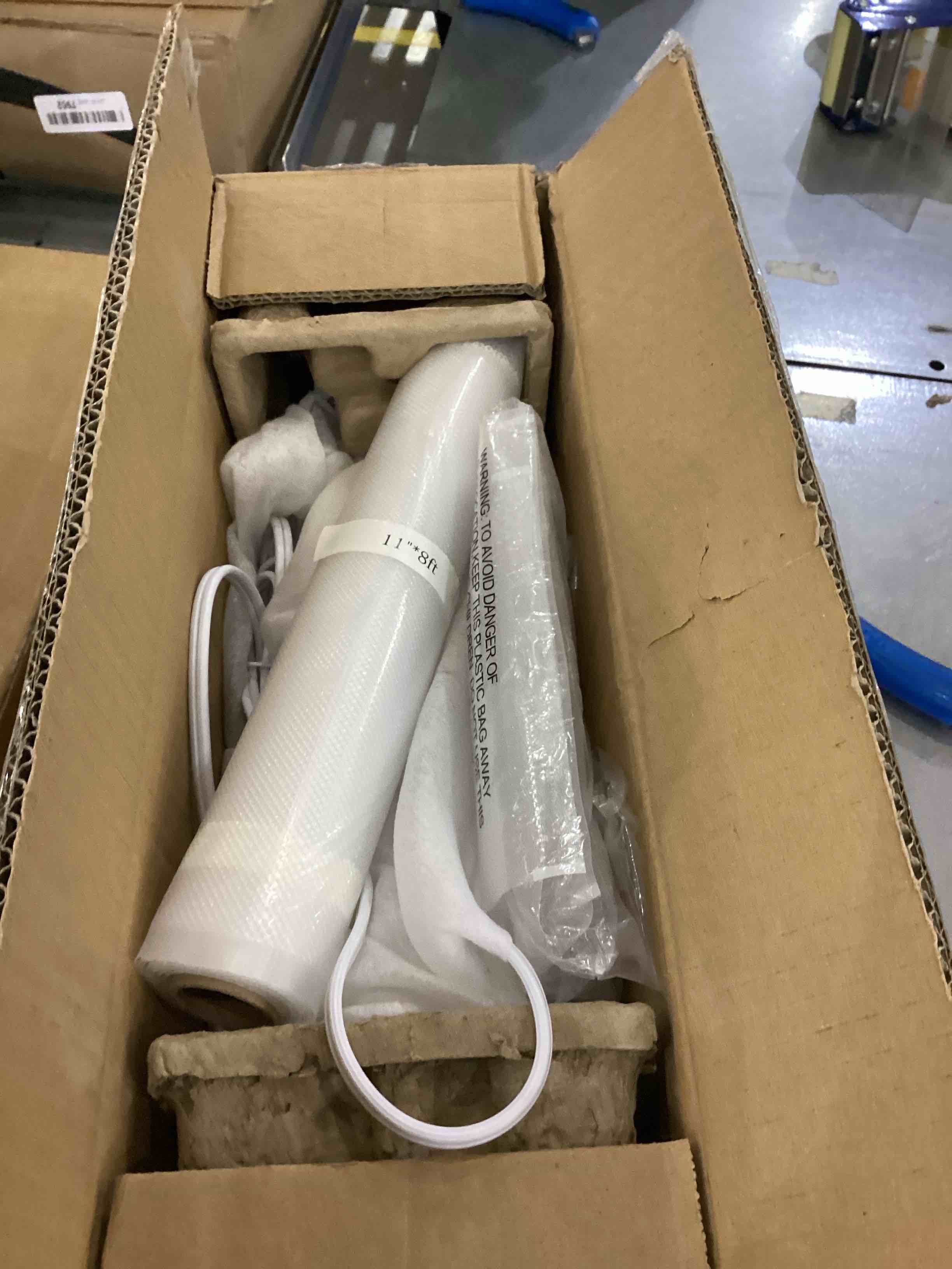 https://s3.amazonaws.com/lotting-images-prod/bidfta/EXS00942022_1703085485409.jpeg