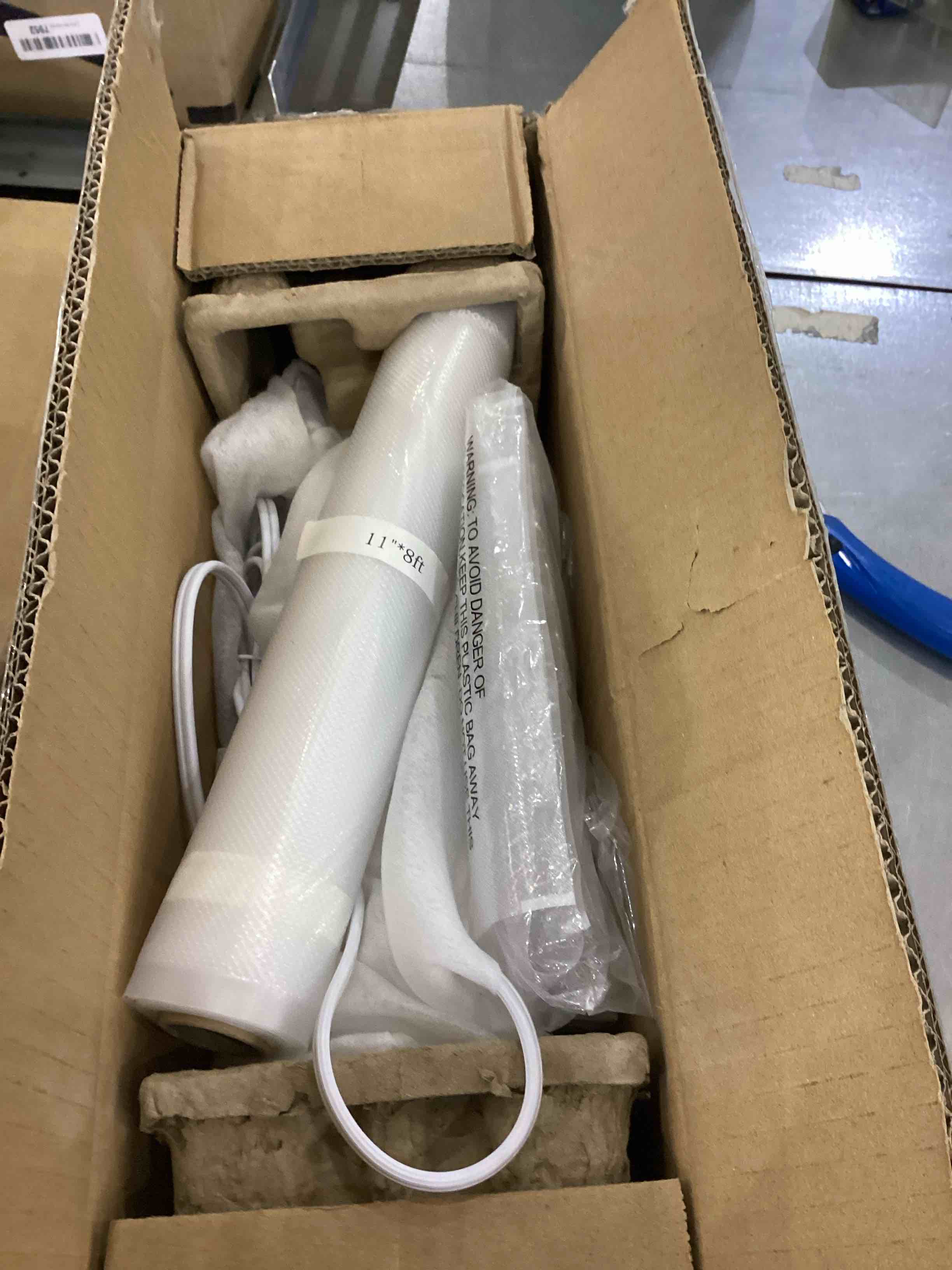 https://s3.amazonaws.com/lotting-images-prod/bidfta/EXS00942022_1703085488271.jpeg