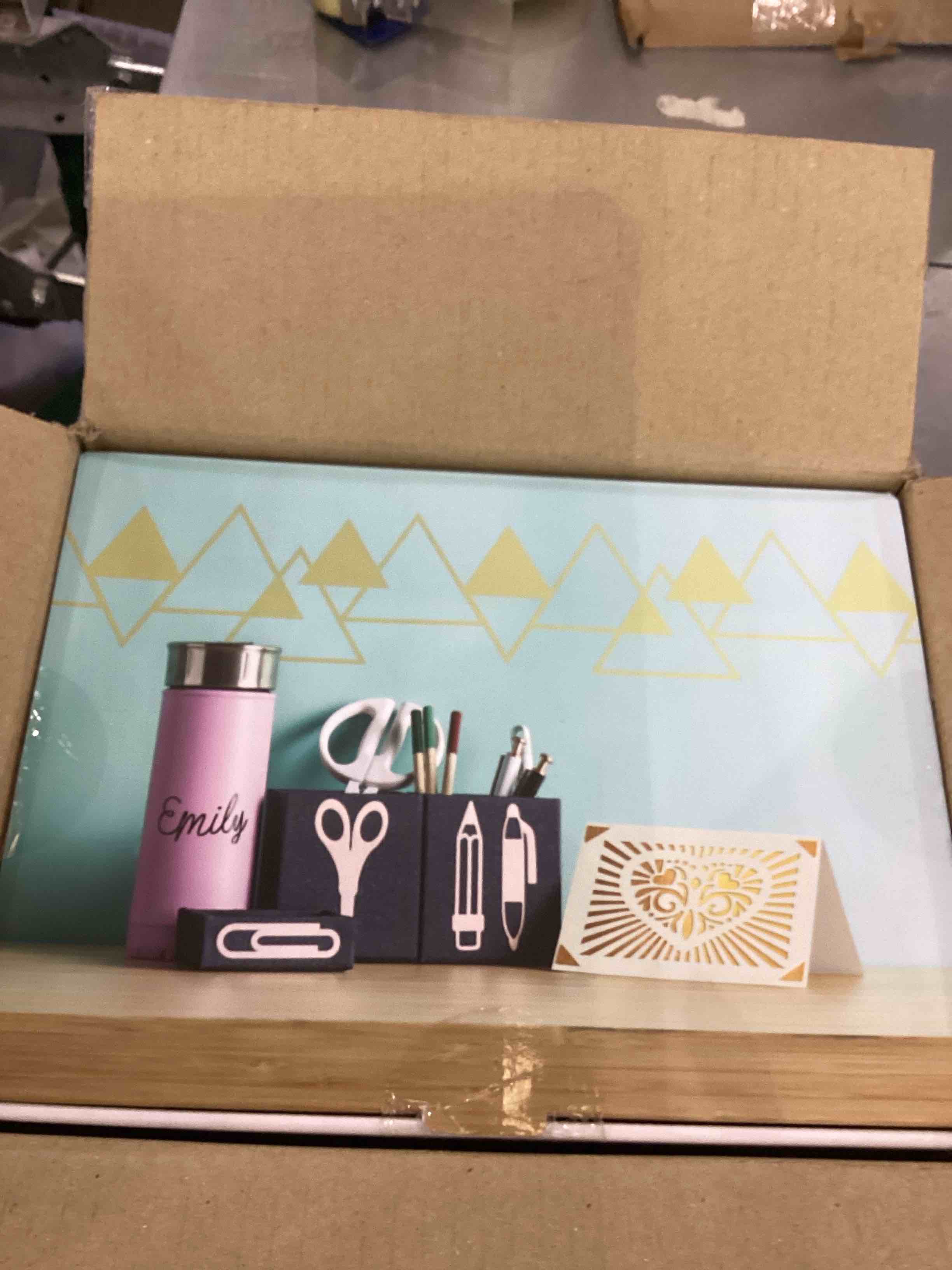 https://s3.amazonaws.com/lotting-images-prod/bidfta/EXS00942089_1703101313181.jpeg