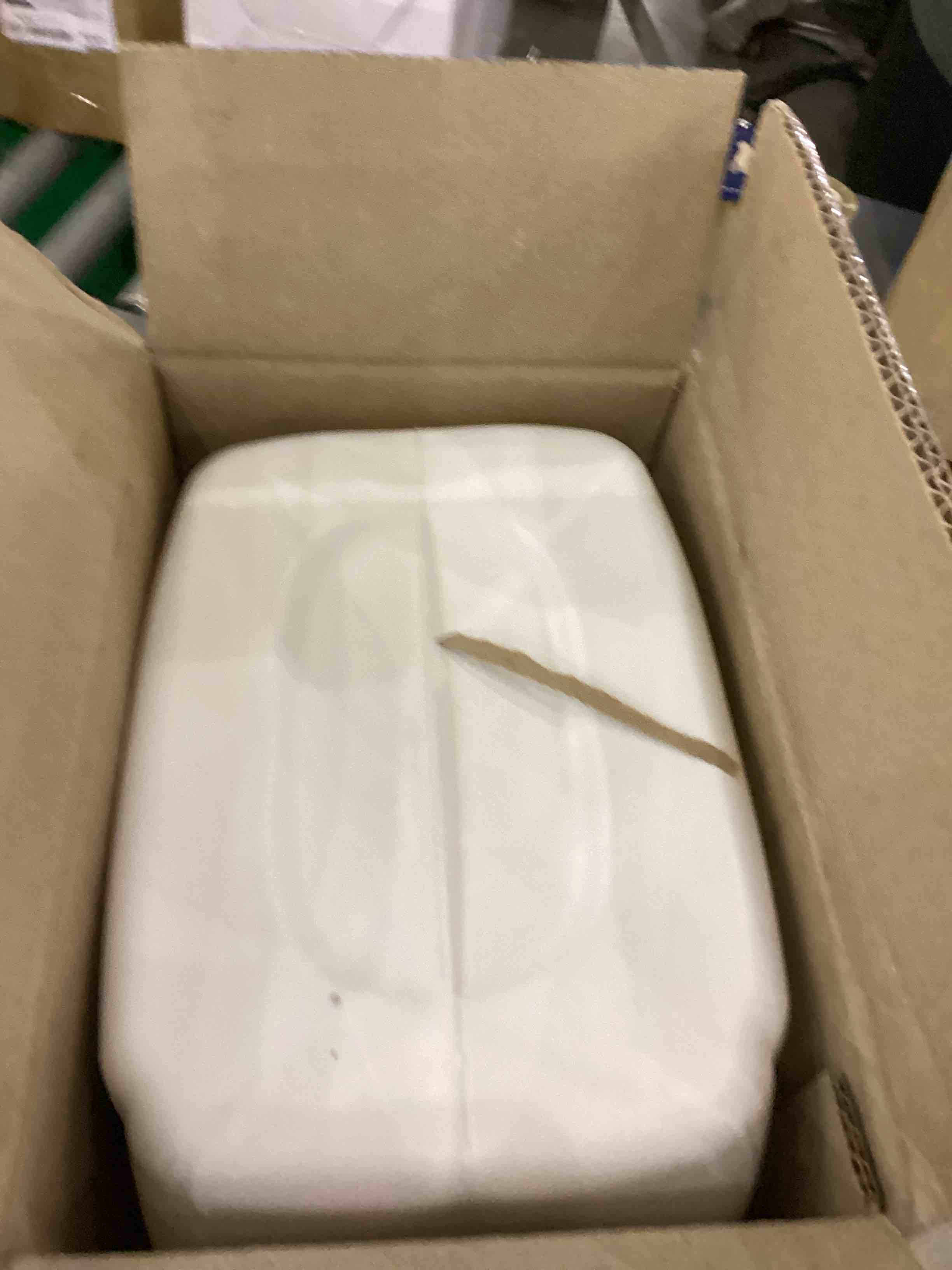 https://s3.amazonaws.com/lotting-images-prod/bidfta/EXS00942092_1703101652877.jpeg