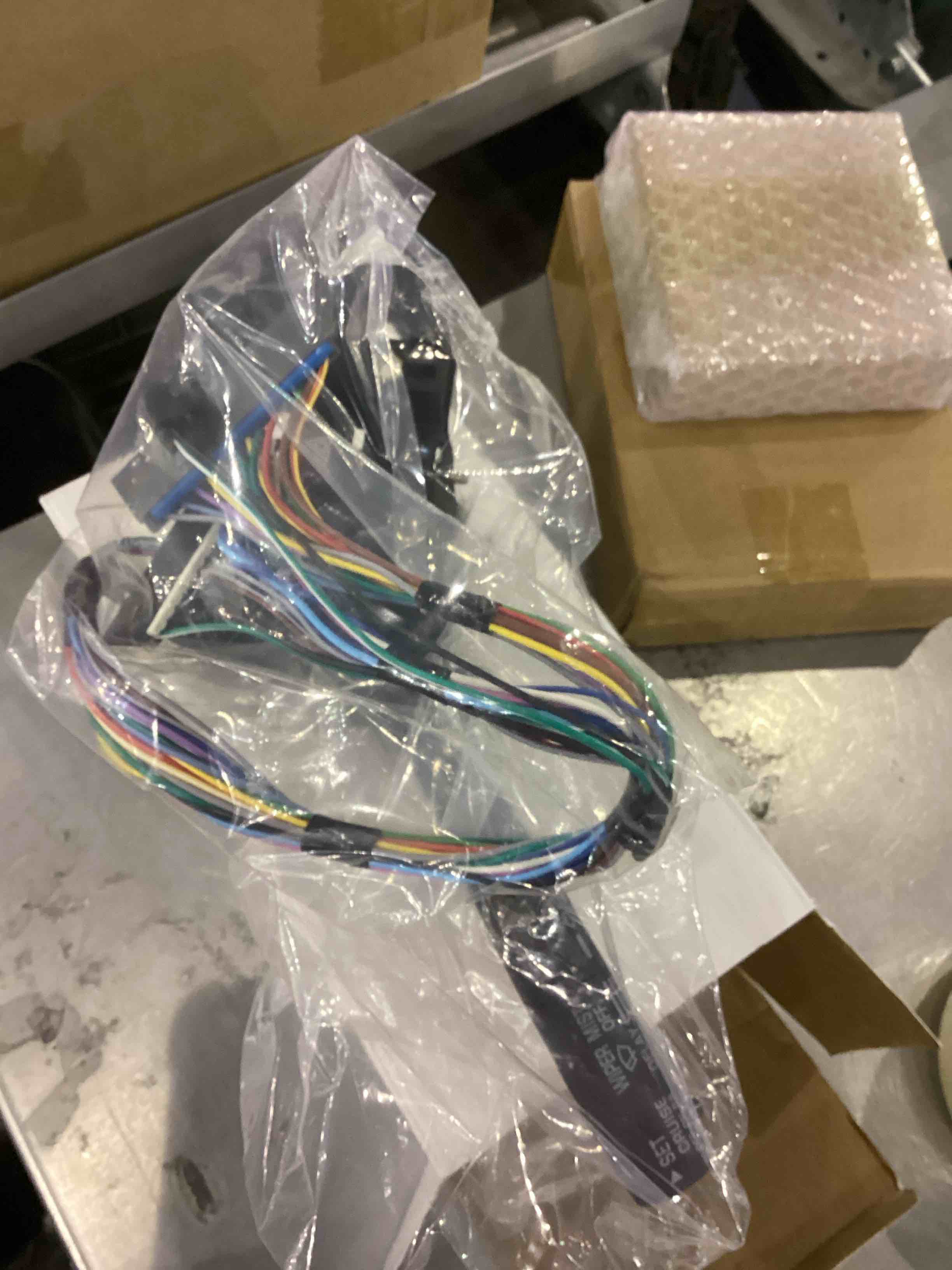 https://s3.amazonaws.com/lotting-images-prod/bidfta/EXS00942109_1703162083811.jpeg