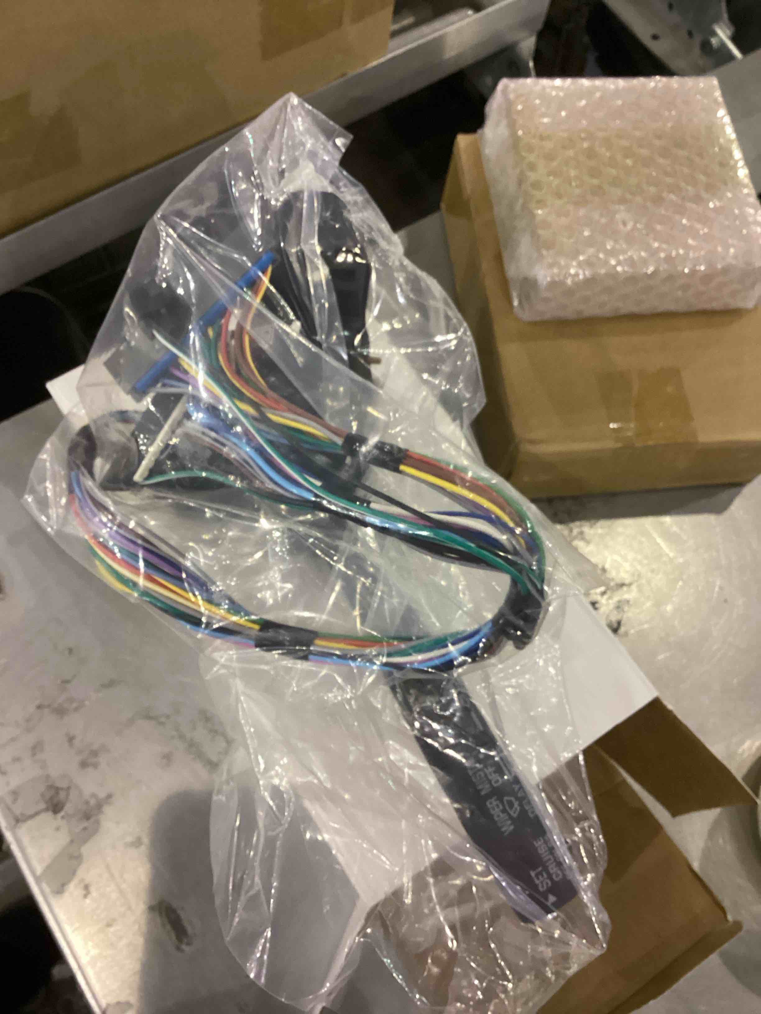 https://s3.amazonaws.com/lotting-images-prod/bidfta/EXS00942109_1703162085222.jpeg