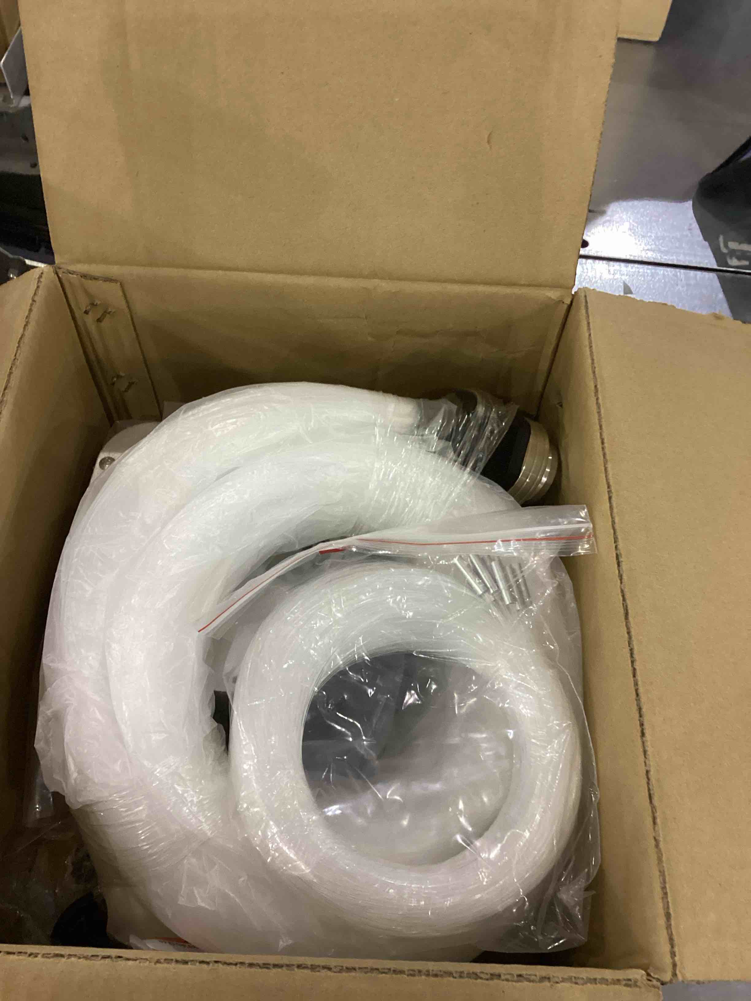 https://s3.amazonaws.com/lotting-images-prod/bidfta/EXS00942113_1703162577978.jpeg