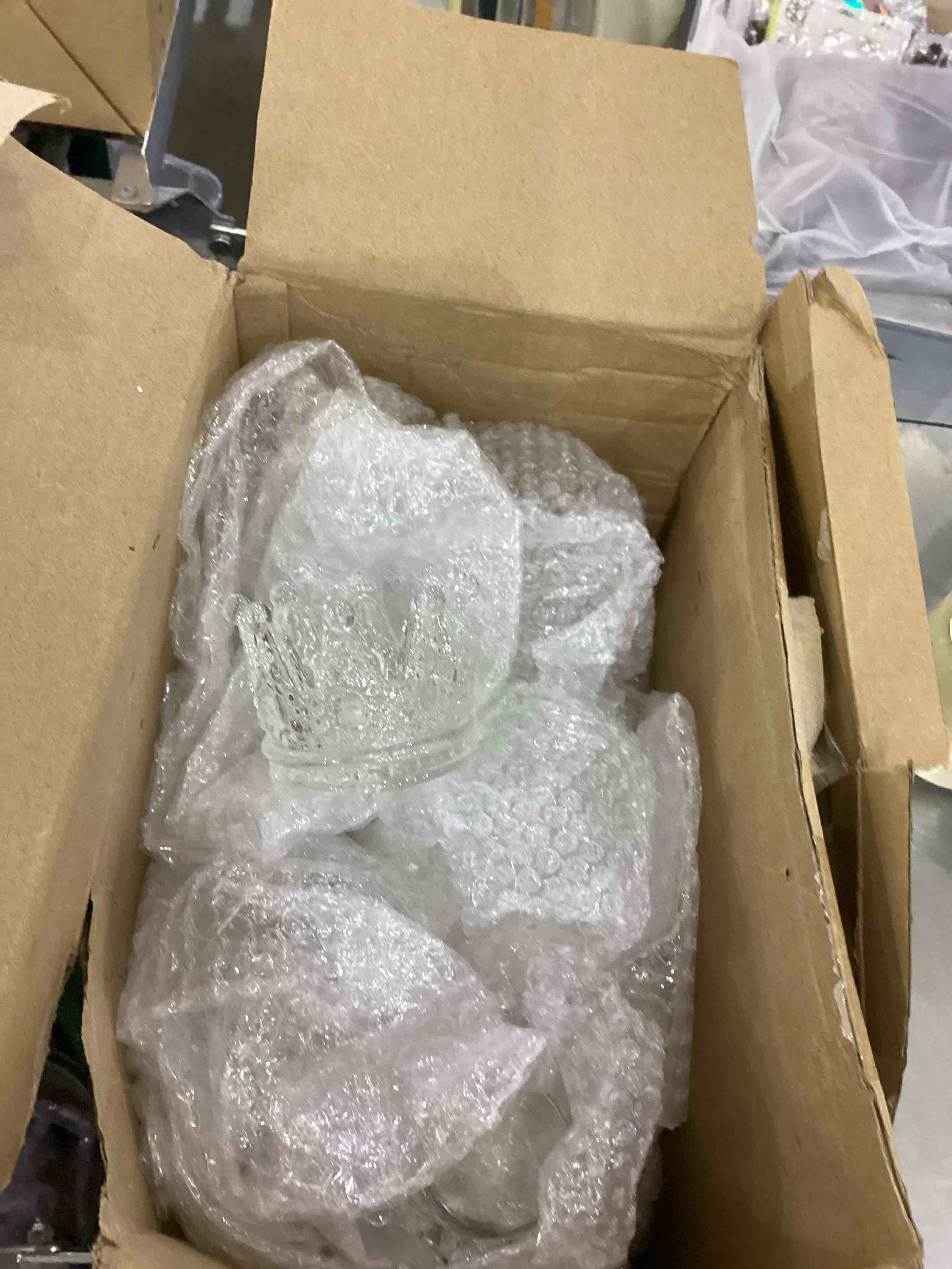 https://s3.amazonaws.com/lotting-images-prod/bidfta/EXS00942180_1703173733136.jpeg