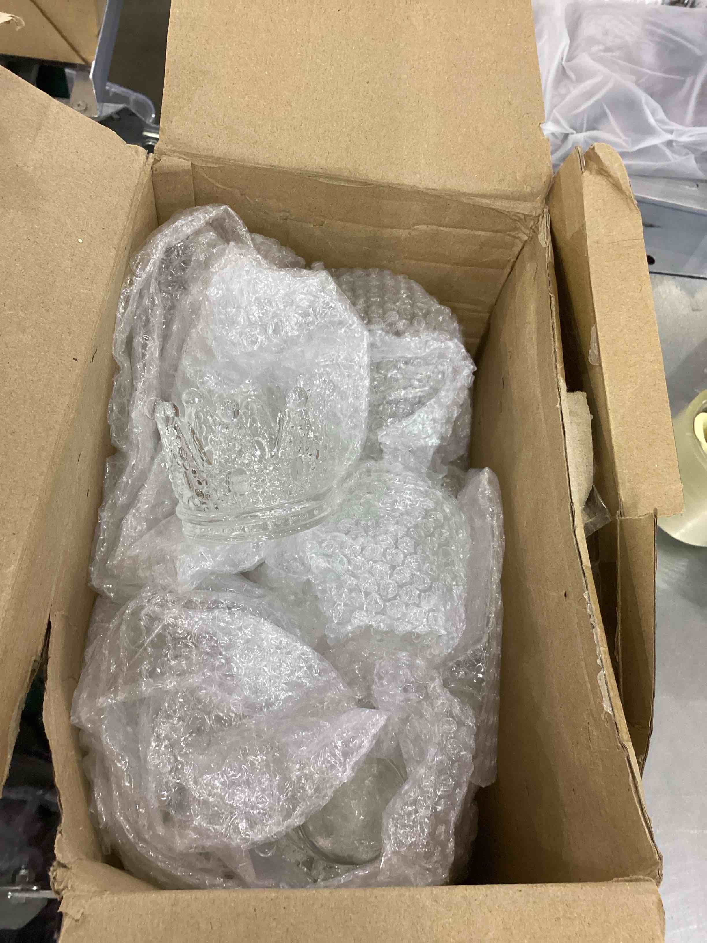 https://s3.amazonaws.com/lotting-images-prod/bidfta/EXS00942180_1703173734159.jpeg