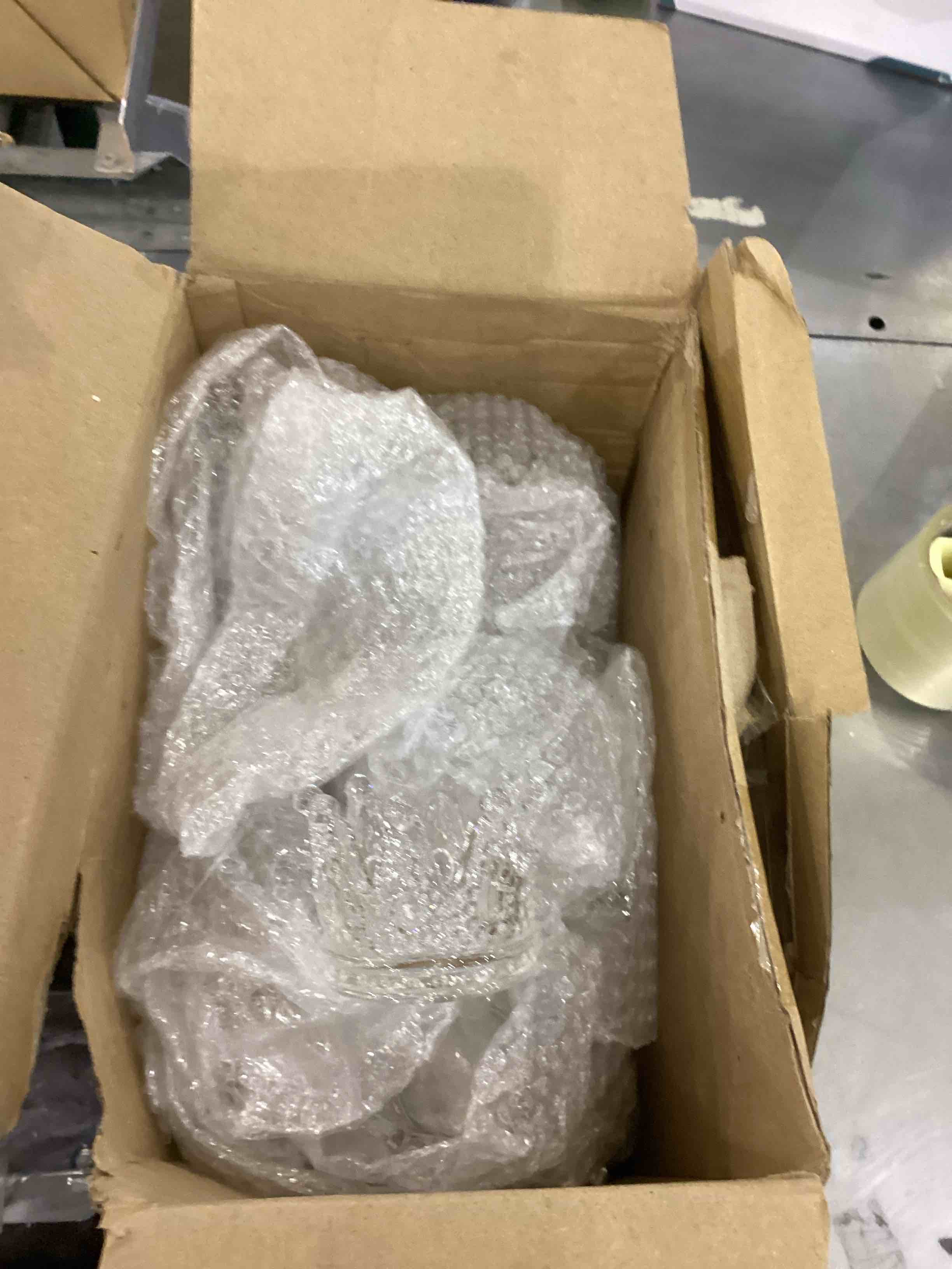 https://s3.amazonaws.com/lotting-images-prod/bidfta/EXS00942180_1703173745786.jpeg