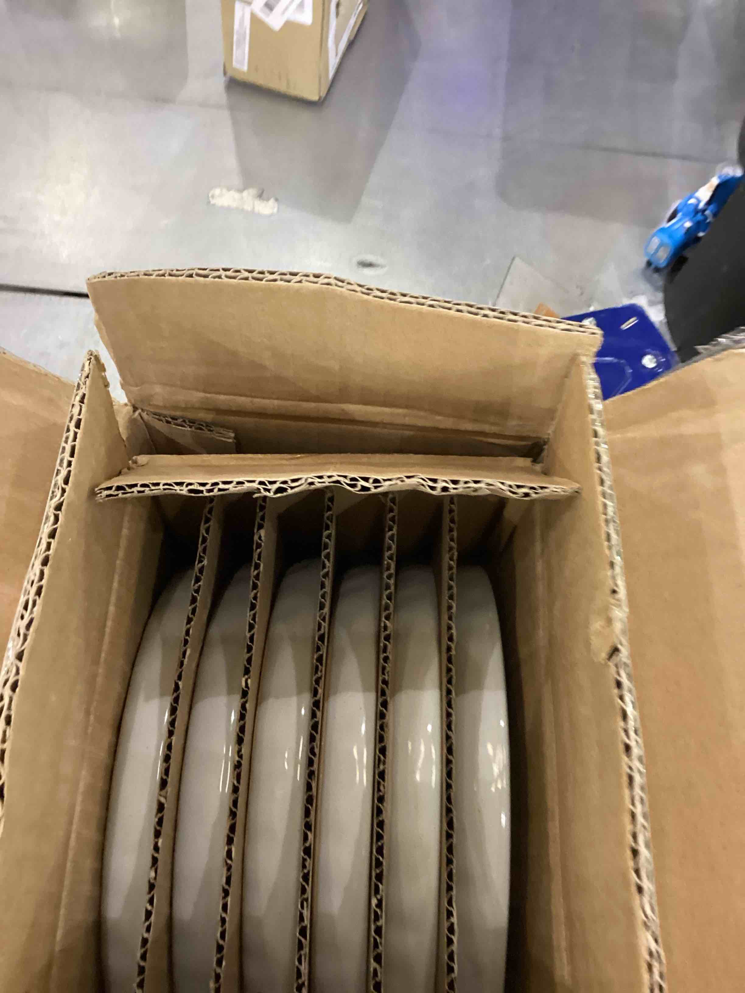 https://s3.amazonaws.com/lotting-images-prod/bidfta/EXS00942217_1703182451010.jpeg