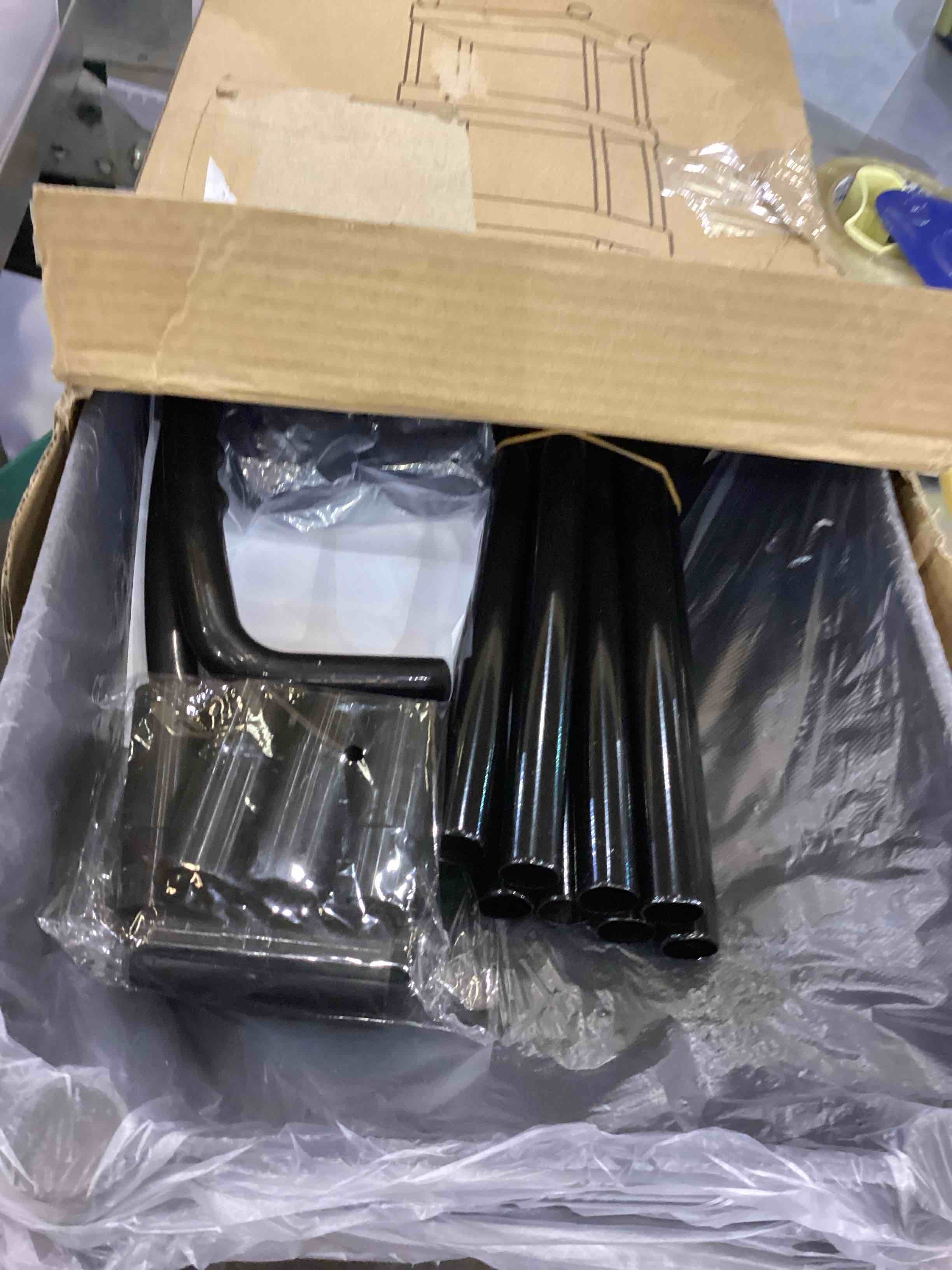 https://s3.amazonaws.com/lotting-images-prod/bidfta/EXS00942485_1703706750697.jpeg