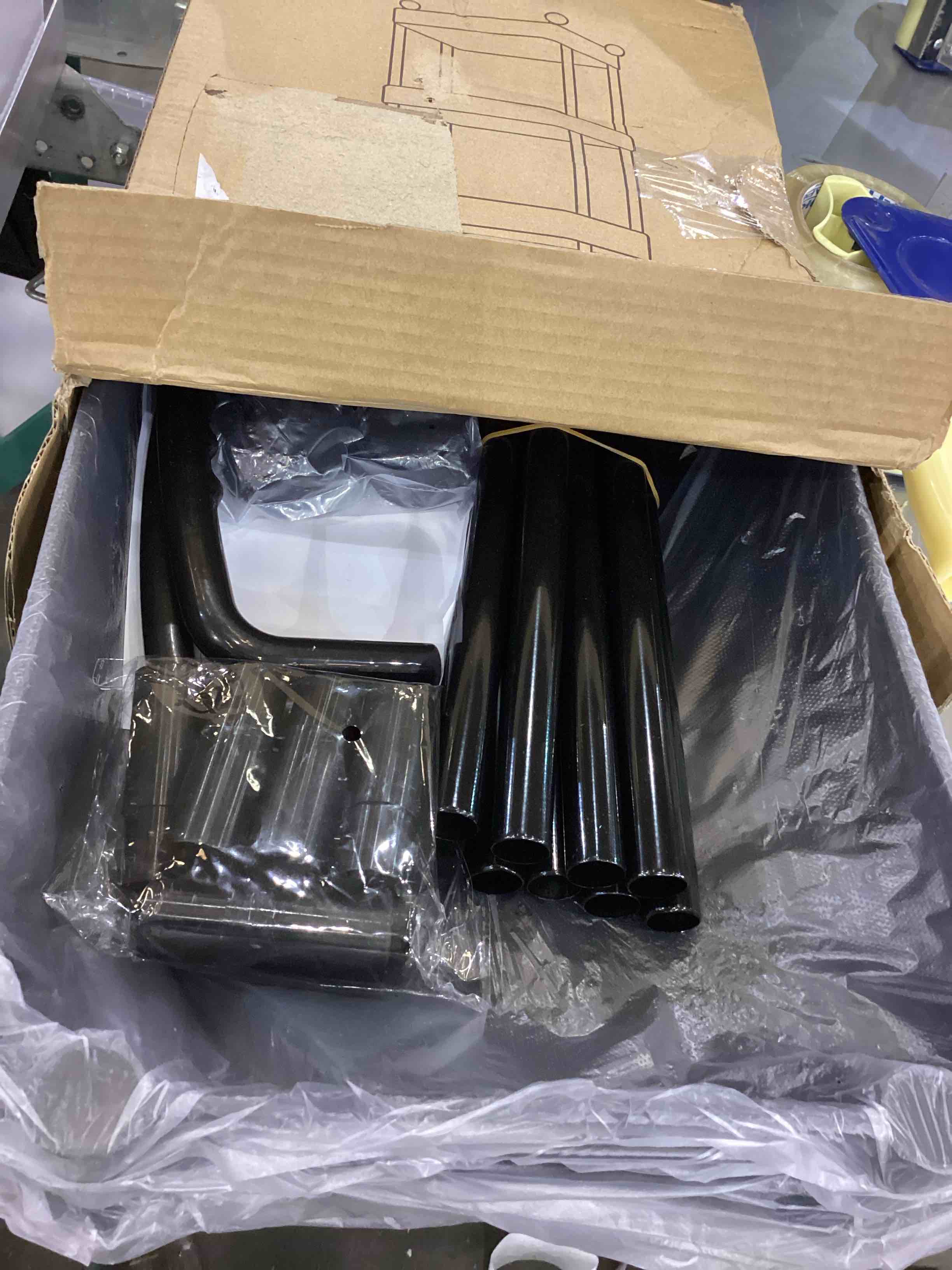 https://s3.amazonaws.com/lotting-images-prod/bidfta/EXS00942485_1703706753291.jpeg
